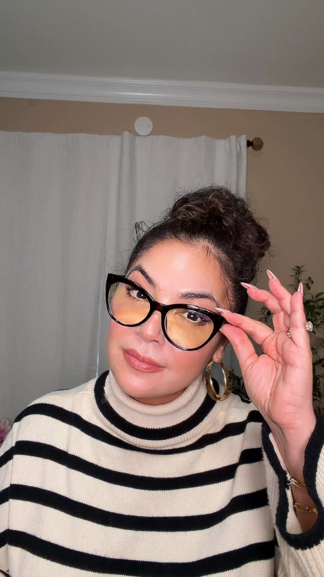 New Readers on deck from @Velvet Eyewear! They are so great and affordable! Use code AJ15 for 15% off your order 🤍😎