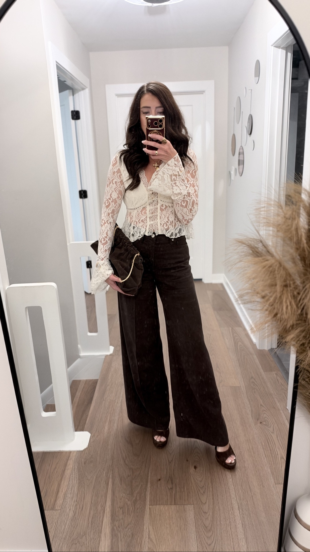 What I wore for a date night this fall in downtown Cincinnati!

#browndenim #lacetop #platformheels #suedebag