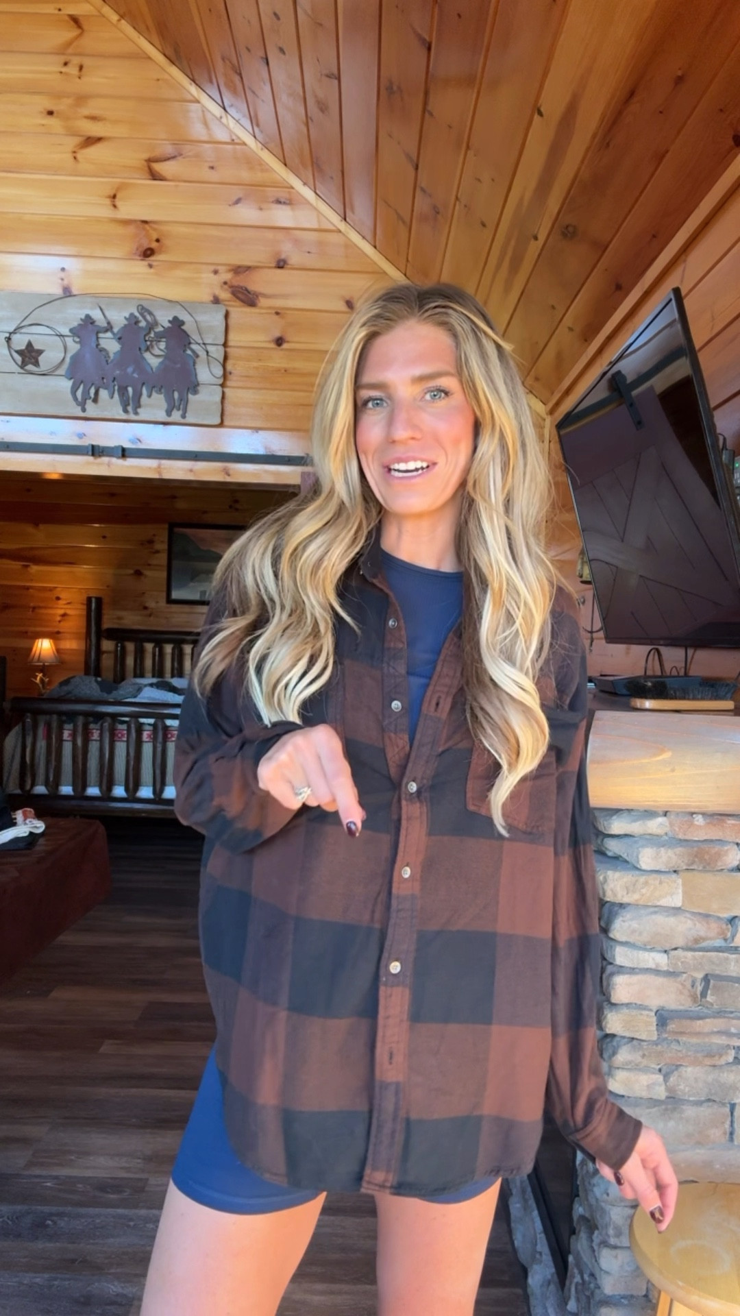 Size medium in flannel (runs oversized)
Sized up to 6 in top 
Medium in bottoms
M/l in tank