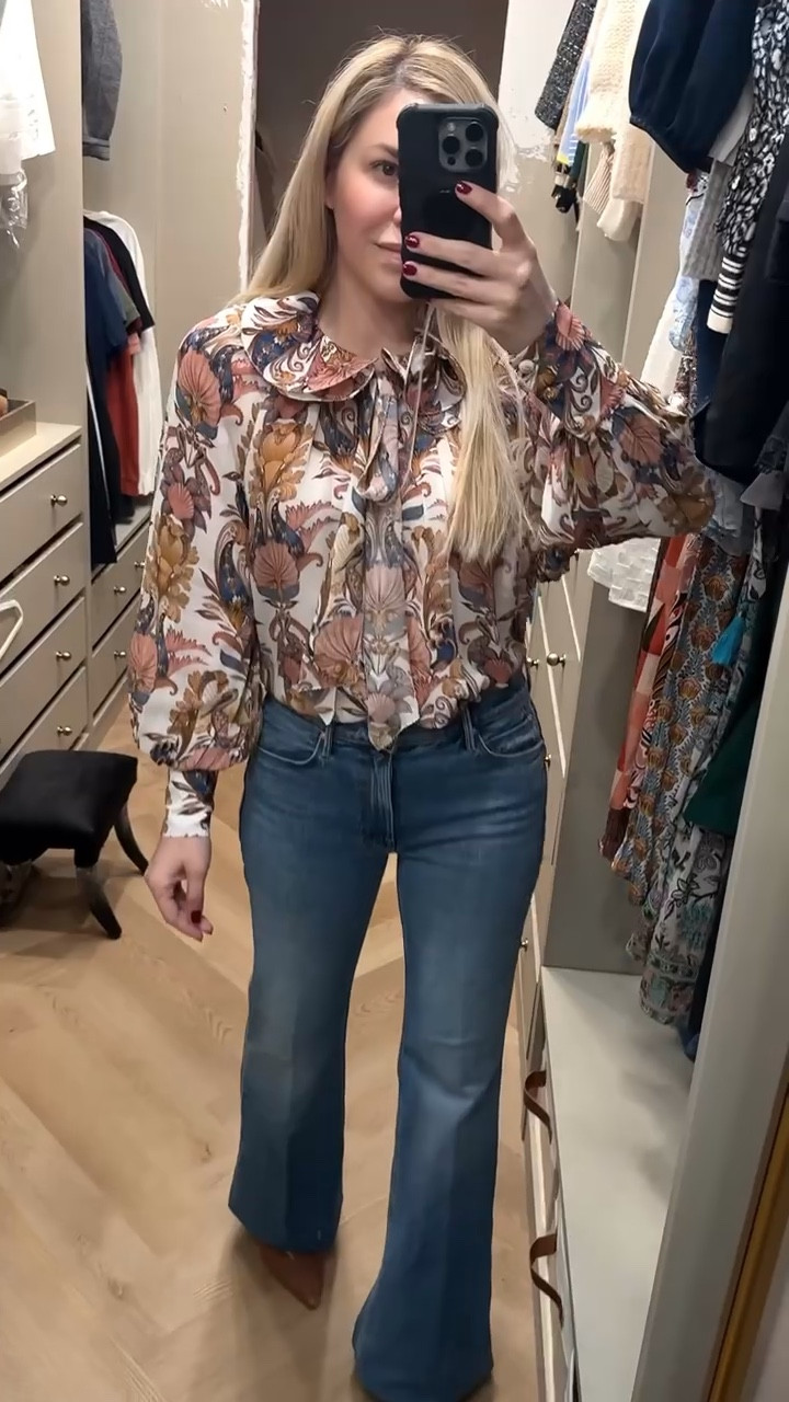 Spring outfit 
**JEANS RUN SMALL BUT HAVE A LITTLE STRETCH**
I sized down for a more loose fit - they do run on the smaller side 