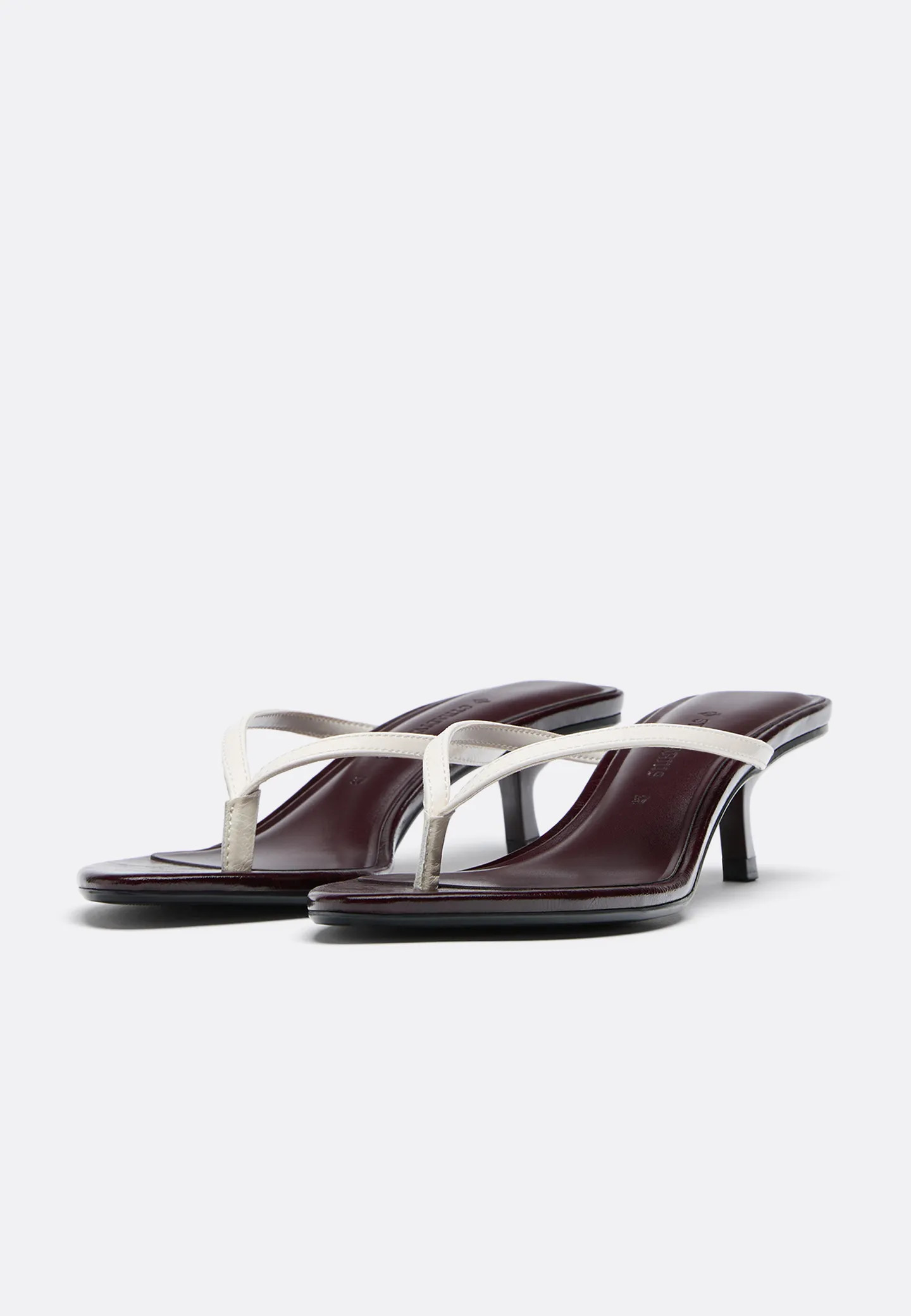 Kitten heel thong sandals | Stradivarius (UK)