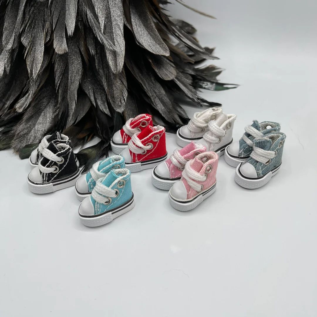 Sneaker Christmas Doll Inspired Scene - Etsy | Etsy (US)