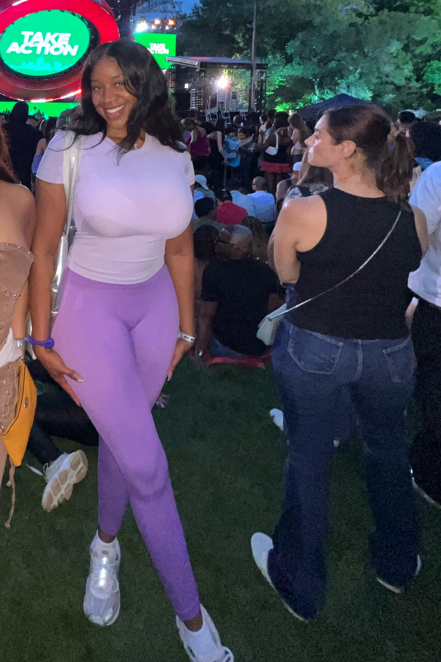 I found the cutest fitted shirt to go with my leggings and it helps suck your tummy in!

#LTKFindsUnder100 #LTKootd