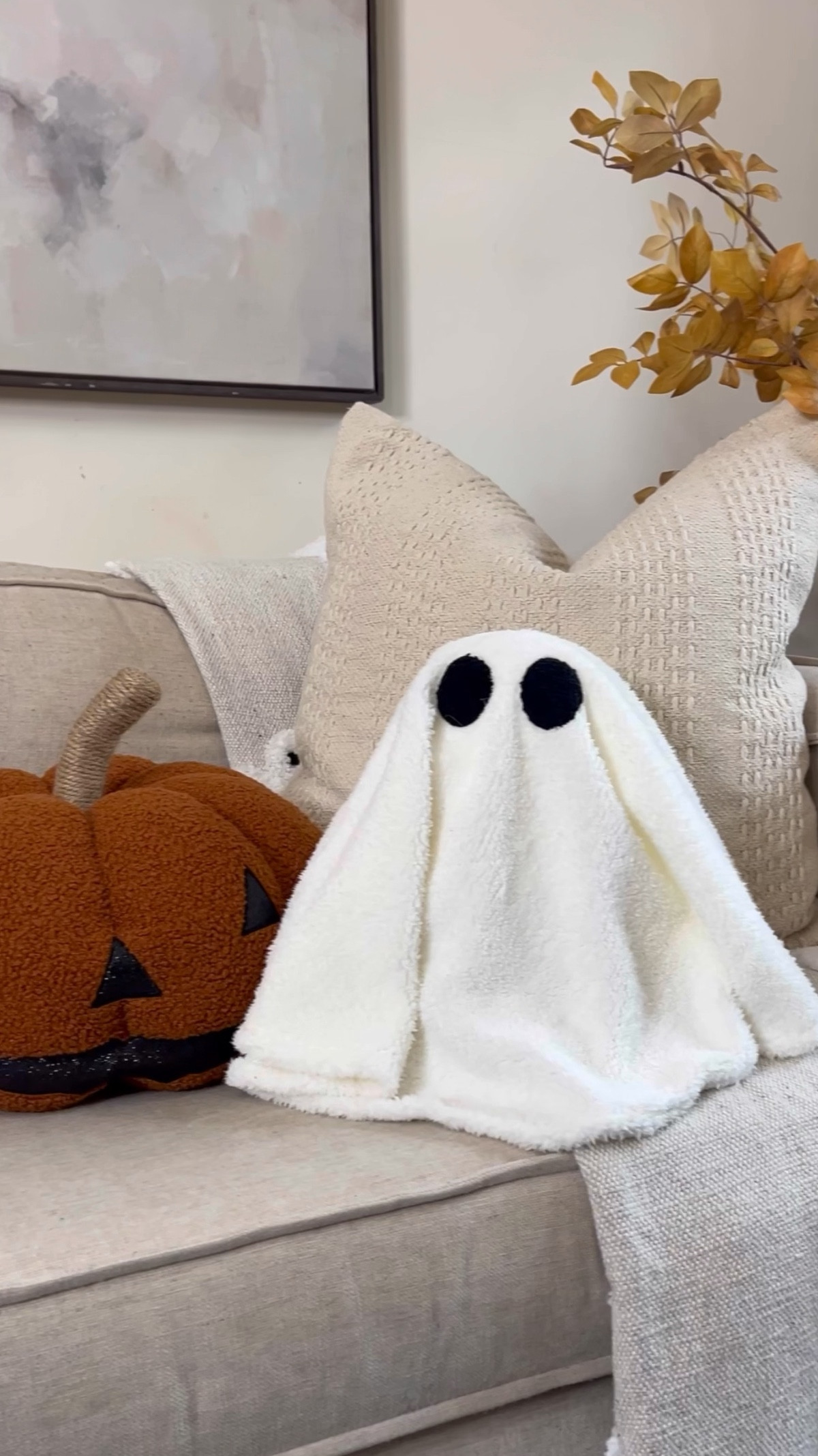 Unfortunately, I can’t link the exact items, but I linked similar links! 
.

#LTKSeasonal #LTKVideo #LTKSaleAlert