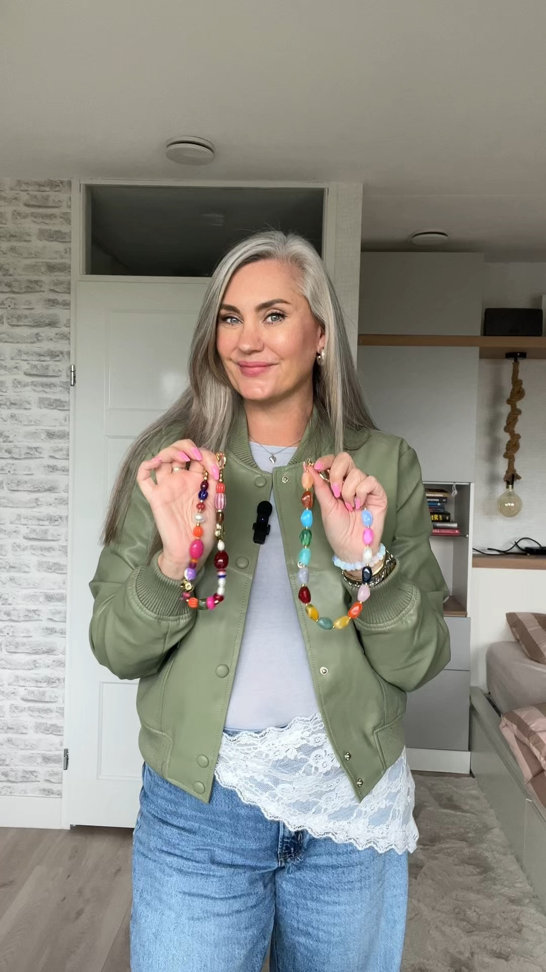 Telefoonhangers, koorden of wristlets kunnen prima dienst doen als ketting of tassenhanger. Ik zocht de leukste voor je. 



#LTKTall #LTKOver40 #LTKspringtrends
