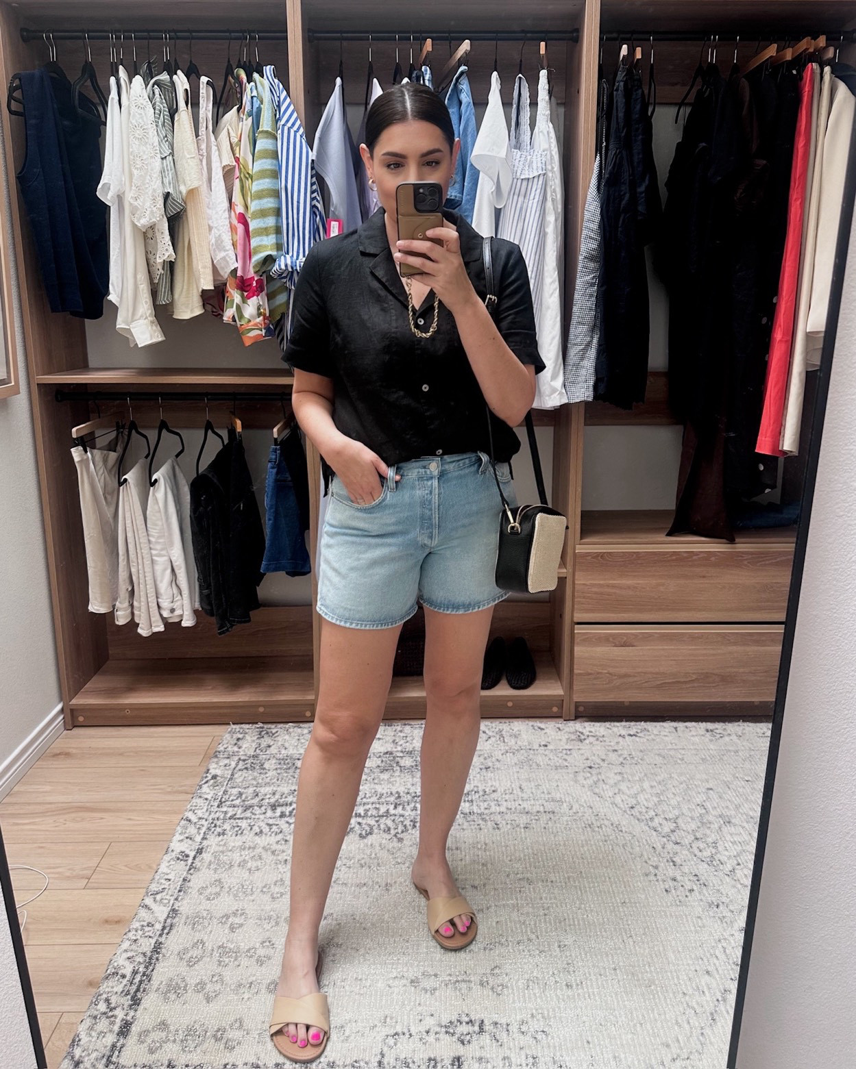 I wanted to show a few other ways you can wear this linen set from @quince! I paired the top with an easy pair of denim for a classic summer look. I’m in the large of the top for a more relaxed look but overall it runs true to size. 

#quincepartner
@quince 

 