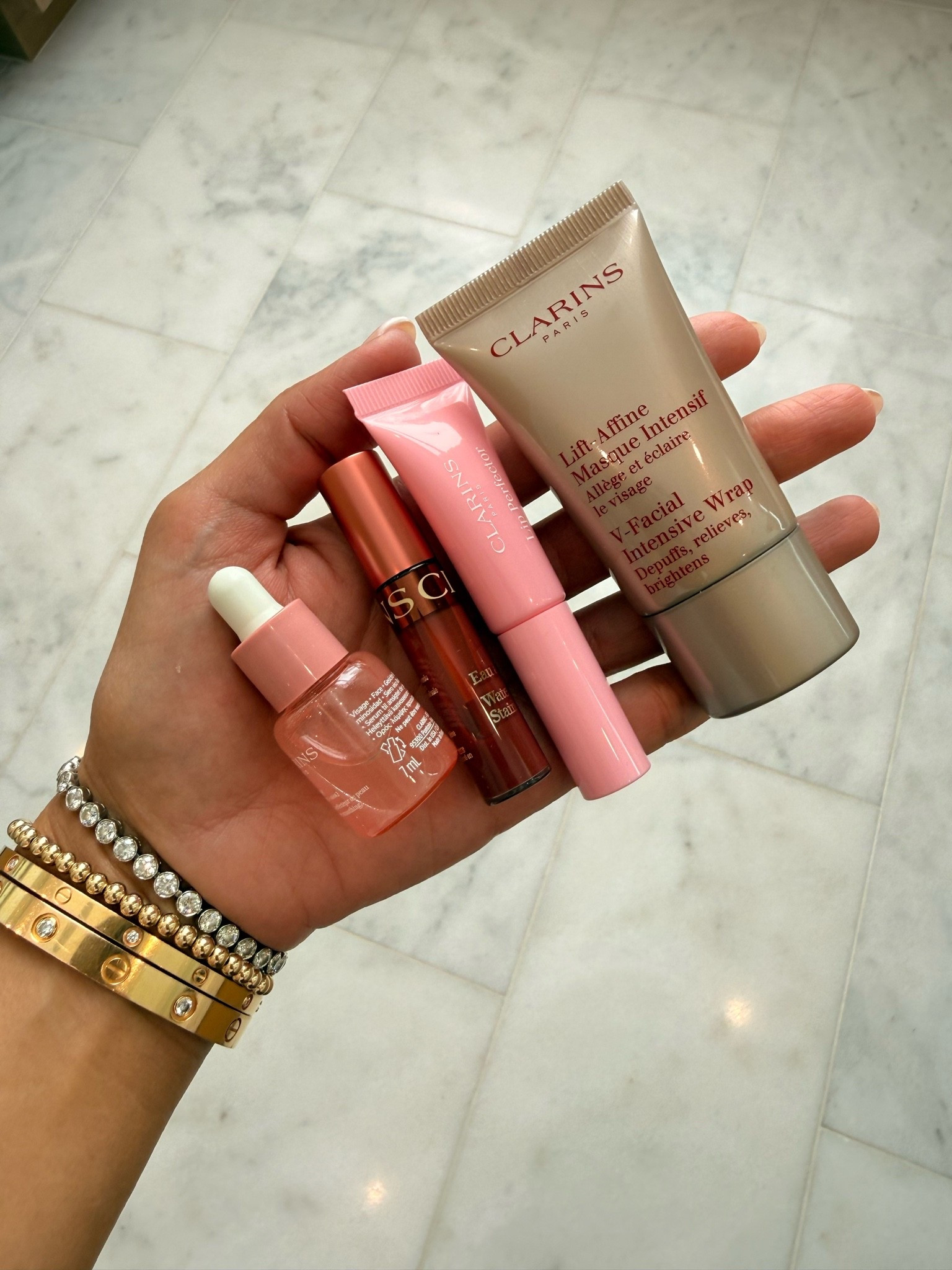 25% off Clarins today & Use code NASREENFF26 to get a free 4 piece gift when you spend $75!!!

#LTKSaleAlert #LTKBeauty