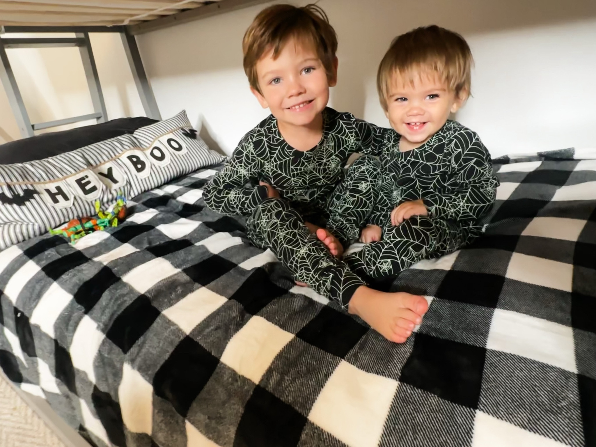 Its almost spooky season and all of #oldnavy Halloween pjs are on sale! Snag yours before they are all gone🖤

#LTKHalloween #LTKkids #LTKSale