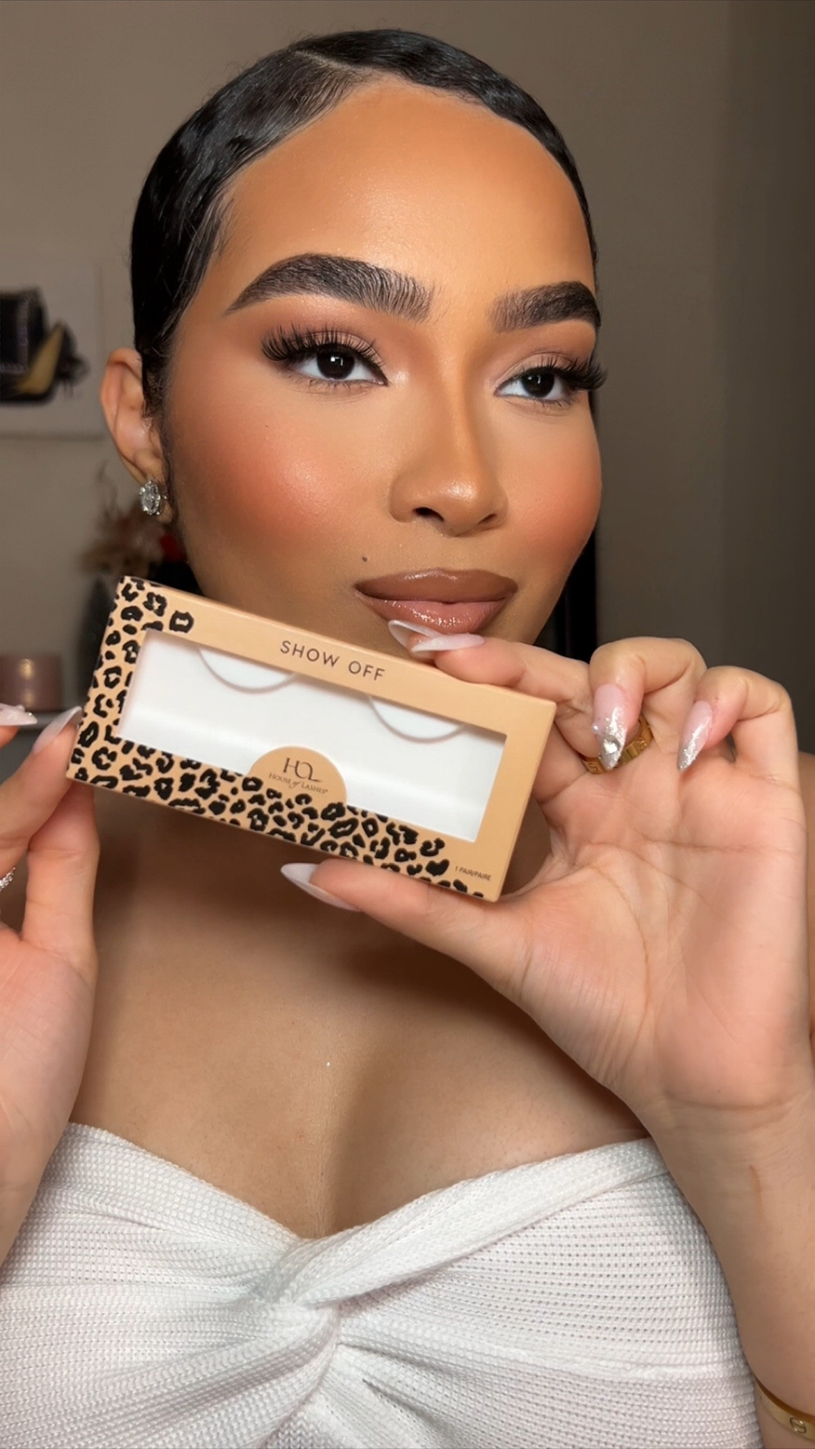 House of Lashes "SHOW OFF" strip lashes @houseoflashes . These are the perfect lightweight, flexible, full volume lashes that have a cat eye look to them!
Save this for your next beauty buy! 😘

#LTKStyleTip #LTKBeauty #LTKFindsUnder50