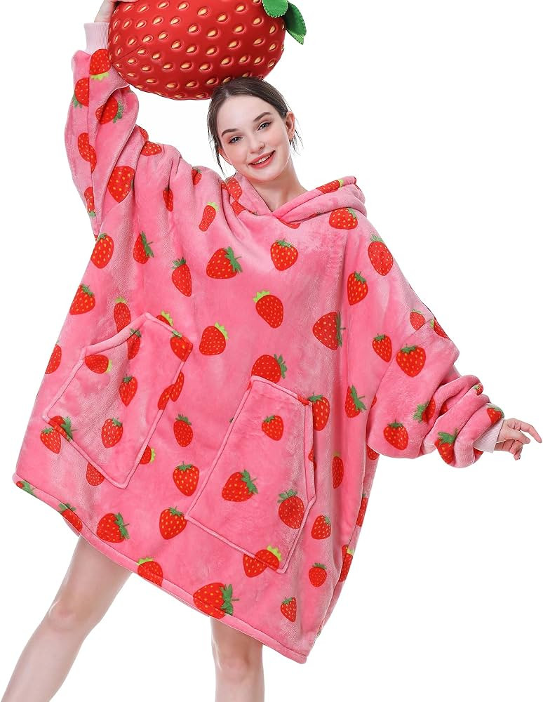 Aemicion Strawberry Blanket Hoodie,Oversized Sherpa Wearable Hooded Blanket,Warm Cozy Sweatshirt ... | Amazon (US)