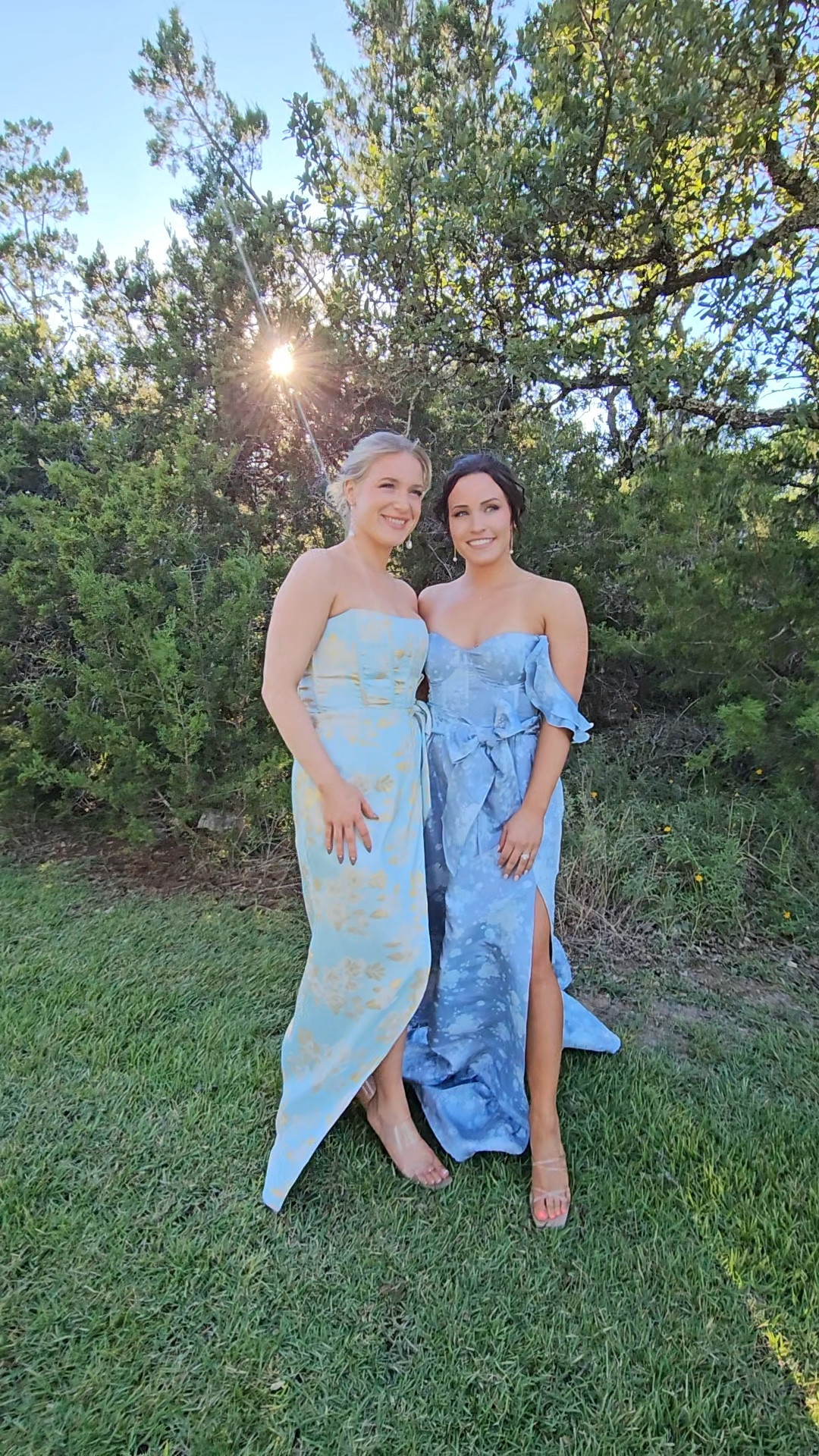 V. Chapman mismatched blue hues for bridesmaid dresses 🩵

#LTKWedding #LTKVideo #LTKStyleTip