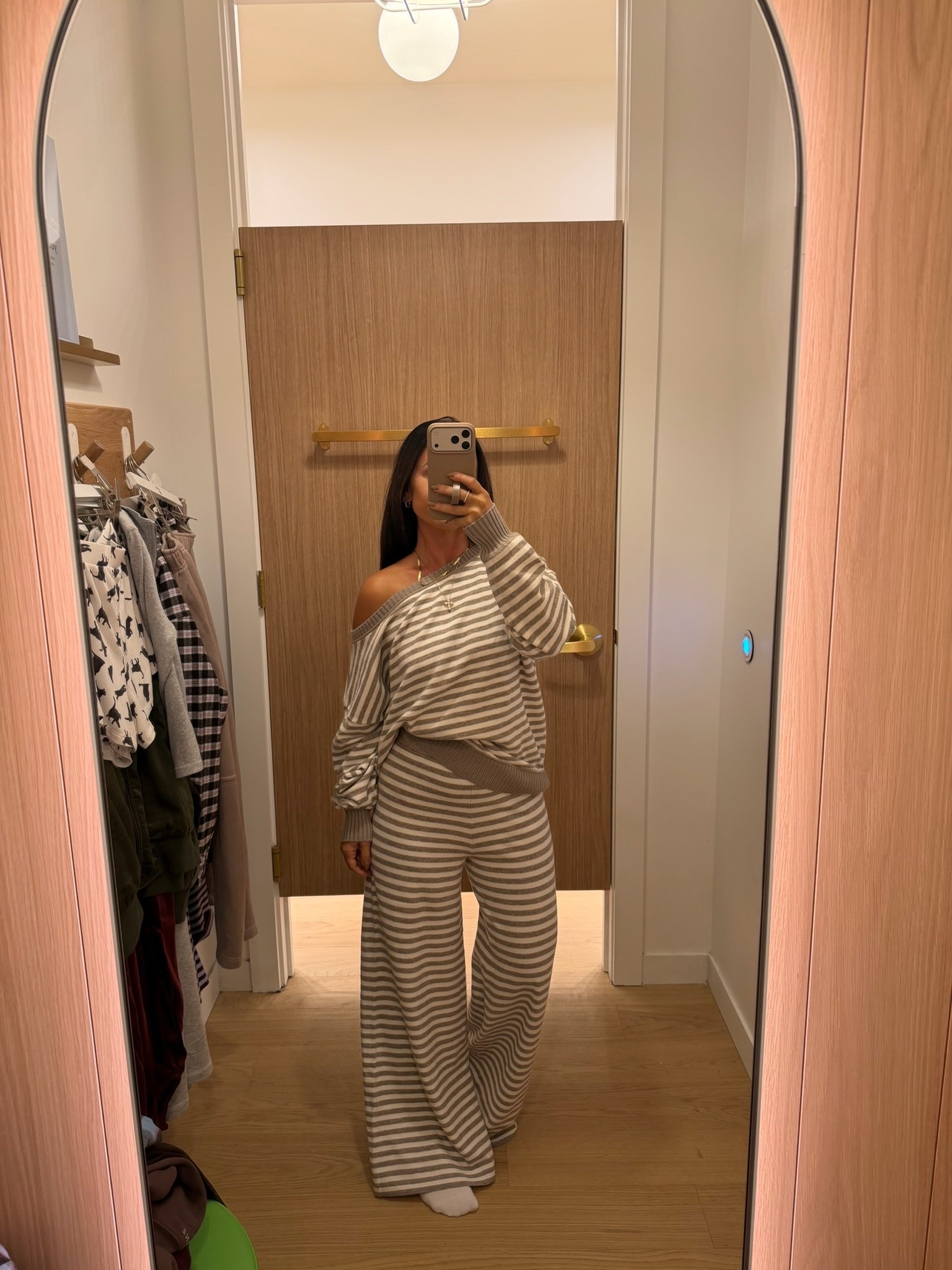 Neutral off the shoulder striped cozy set 🫶🏼⛅️

#LTKdayinmylife #LTKootd #LTKmomlife