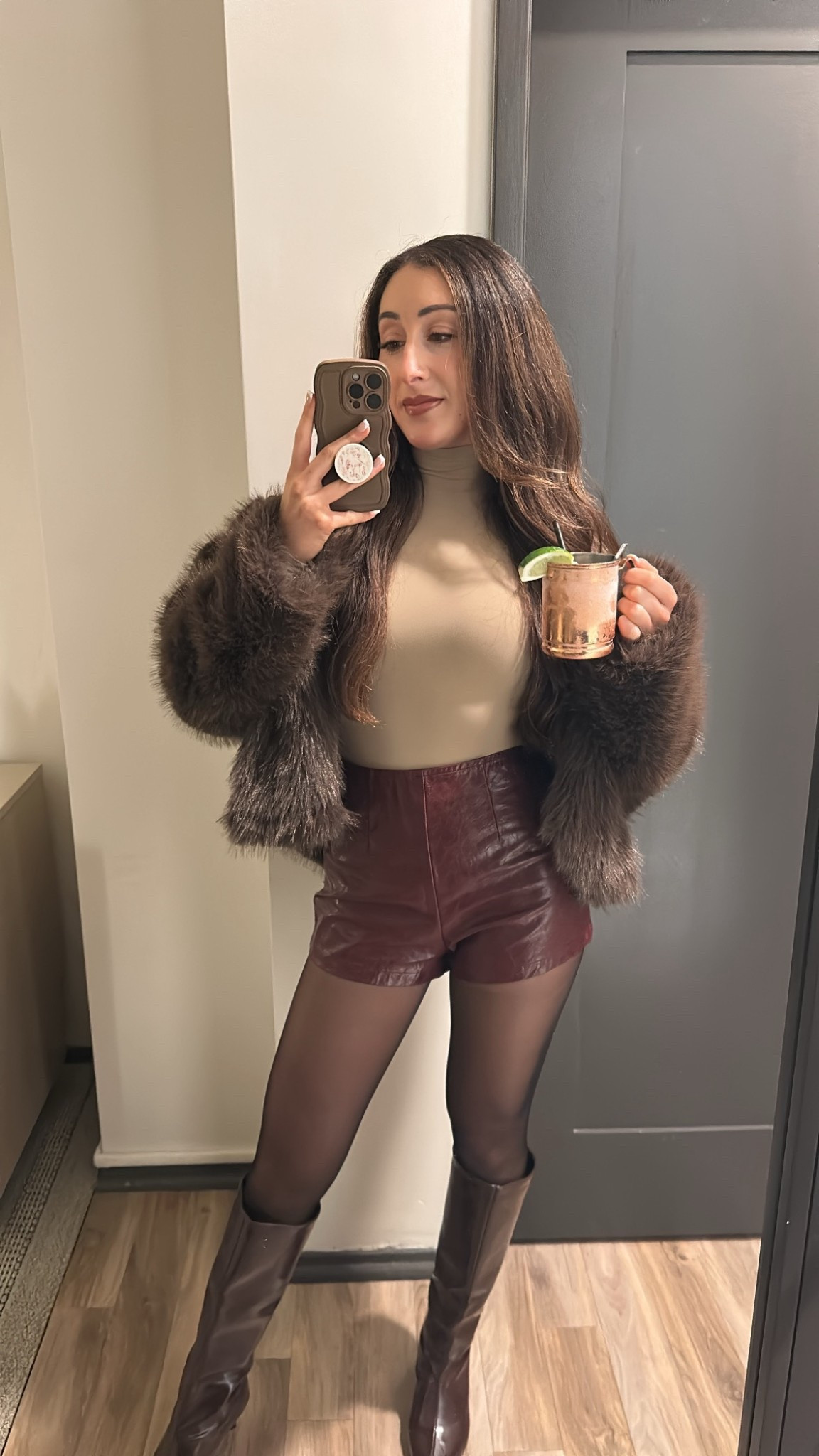 Brown faux fur + leather combo 🤎
Wearing an Amazon brown faux fur coat (size S), a SKIMS-inspired pumey bodysuit (size XS), and Amazon maroon leather shorts—each piece under $50. This Amazon fall outfit is cozy, flattering, and easy to dress up or down. Perfect for winter outfit inspo, date night looks, or holiday season style.


#LTKFinds #LTKStyle #AmazonFashionFinds #AmazonFauxFurCoat #AffordableWinterOutfits #FallWinterOutfitInspo #NeutralOutfitIdeas #BodysuitStyle #LeatherShortsOutfit #LTKUnder50 #BudgetFashion #ChicWinterStyle #TrendingOutfits

#LTKgrwm #LTKFindsUnder50 #LTKPetite