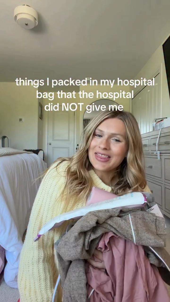 Things I packed in my hospital bag that I’m so happy I took with me as a second time mom. 💙

#hospitalbag #laboranddelivery #momsoftiktok #laborprep #pregnant