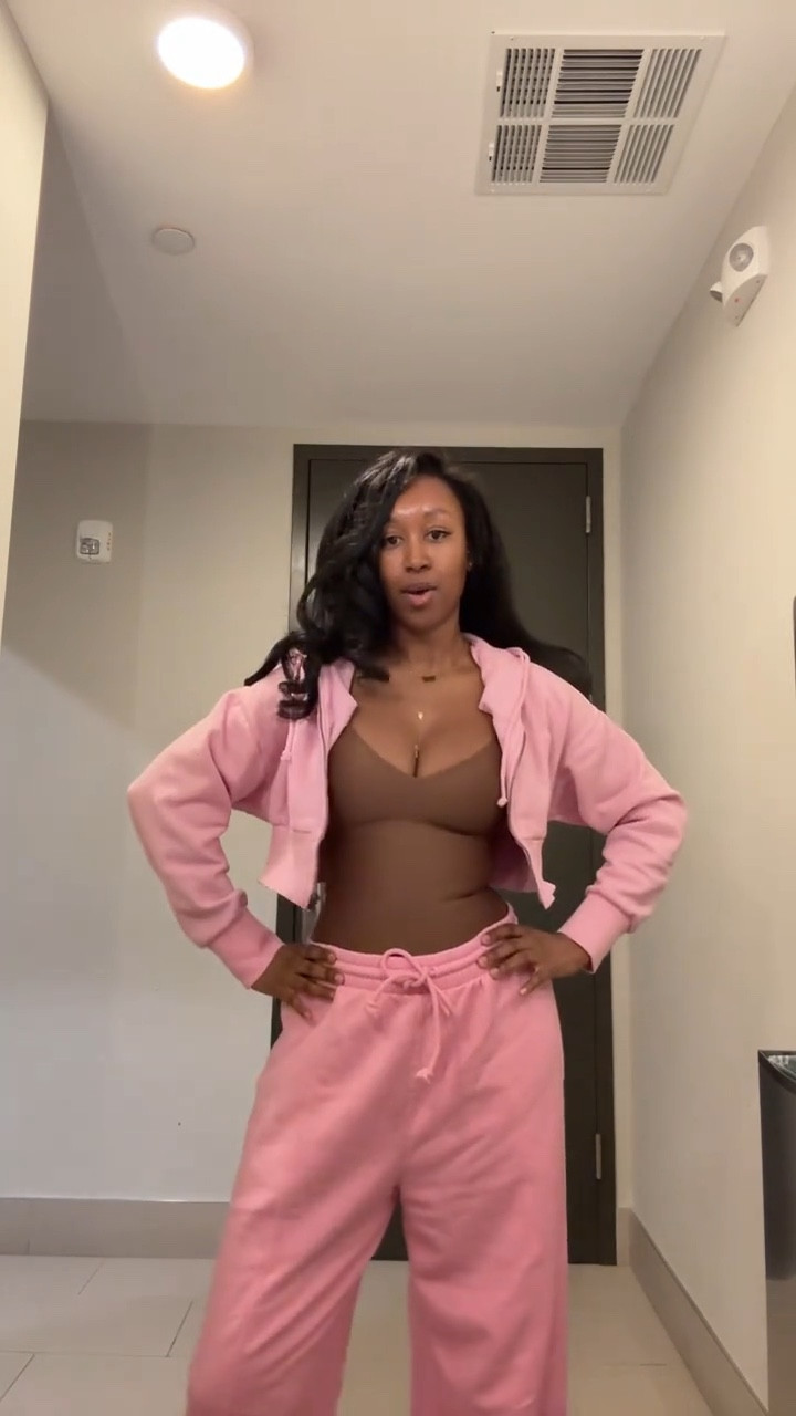 Quick OOTD to grab some coffee

#LTKworkwear #LTKVideo #LTKfindsunder100