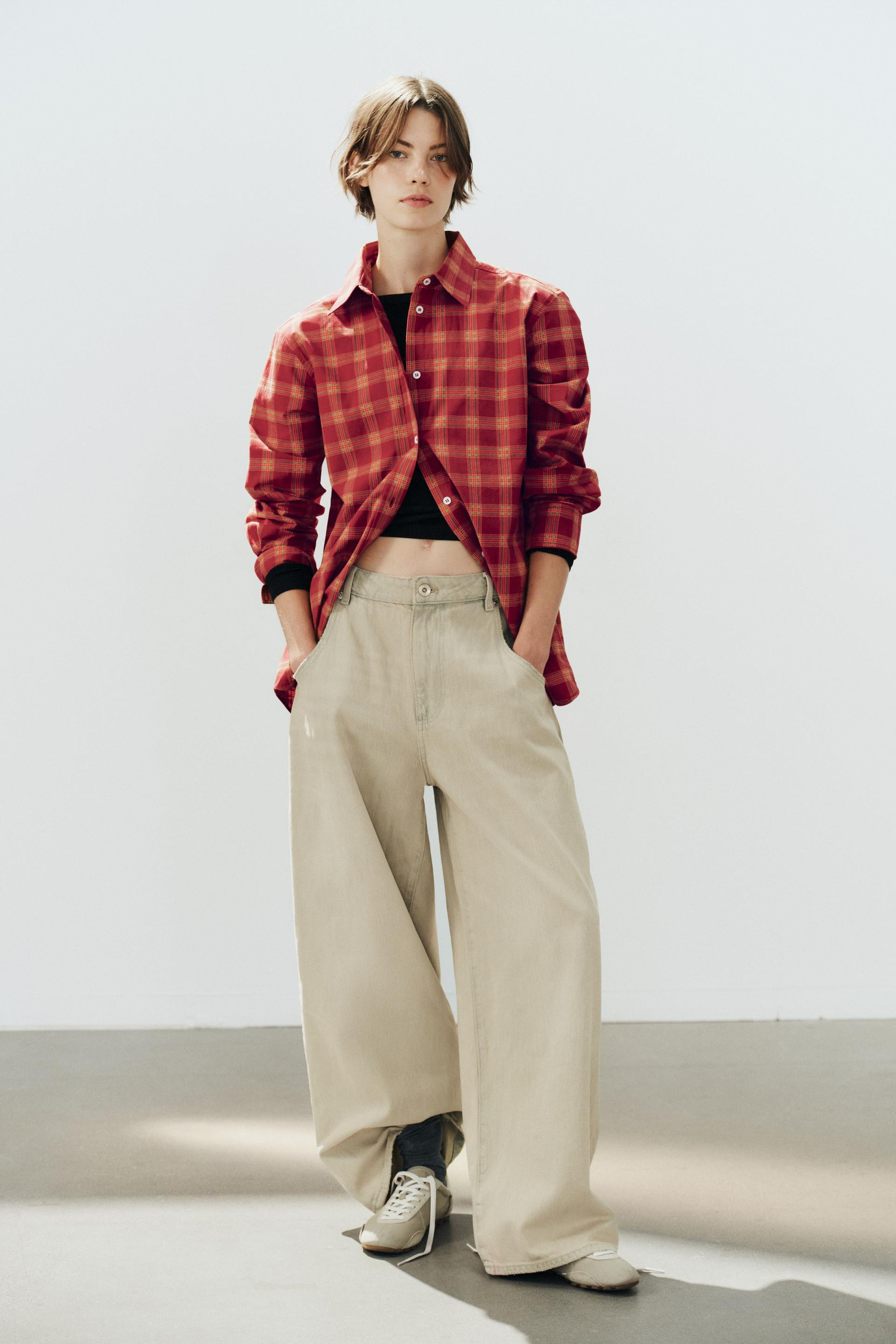 Gr\u00f6\u00dfe des Models: 178 cmMITTELHOHER BUND \u2013 BAGGY

Jeans mit mittelhohem Bund, G\u0... | Zara DE