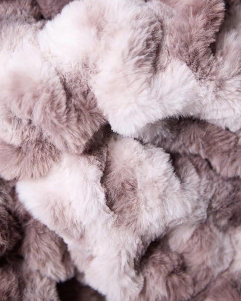 Want to make your mom’s whole day?
Get her the Large Dreamer Blanket 🤍

It’s the kind of cozy she didn’t know she needed—but won’t live without after one night
And no… she definitely doesn’t have enough blankets without THIS one

#LTKmomlife #LTKMothersDay #LTKselfcare