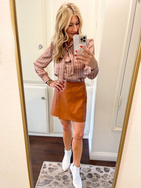 Catching up from last week!

This is a great 👍🏽 professional look that’s on trend and super affordable.
Mixed pieces from @anthropologie and @target to make a look that’s 💯!

*skirt runs large. Wearing a 2 and could have gone down, regularly 2-4.

#trenddteacher #teacher #teacherootd #ootd #fashion #style #professionalstyle #workwear #casual 

#LTKunder100 #LTKworkwear #LTKSeasonal