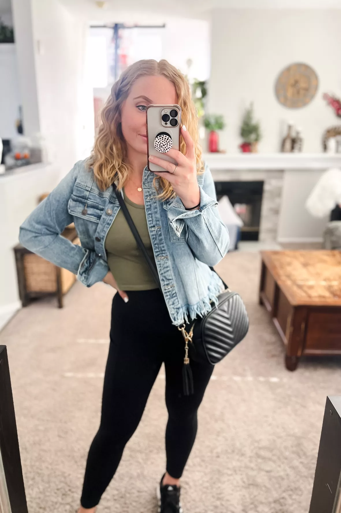 Comfy Sunday outfit  Trendy mom outfits, Sunday outfits, Cute