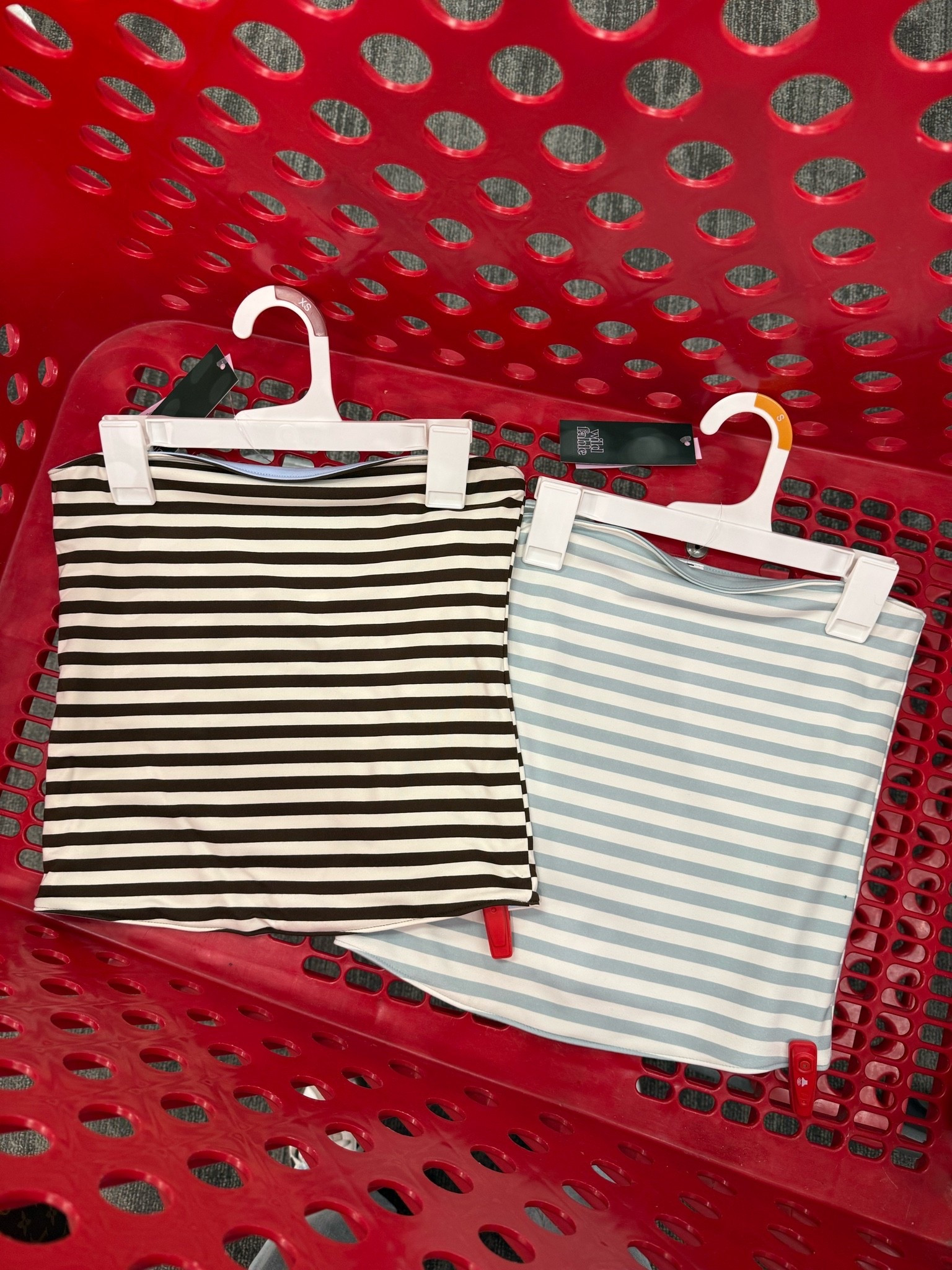The cutest strip tube tops! And they’re reversible 🩵🤎

#LTKootd #LTKgrwm #LTKSeasonal