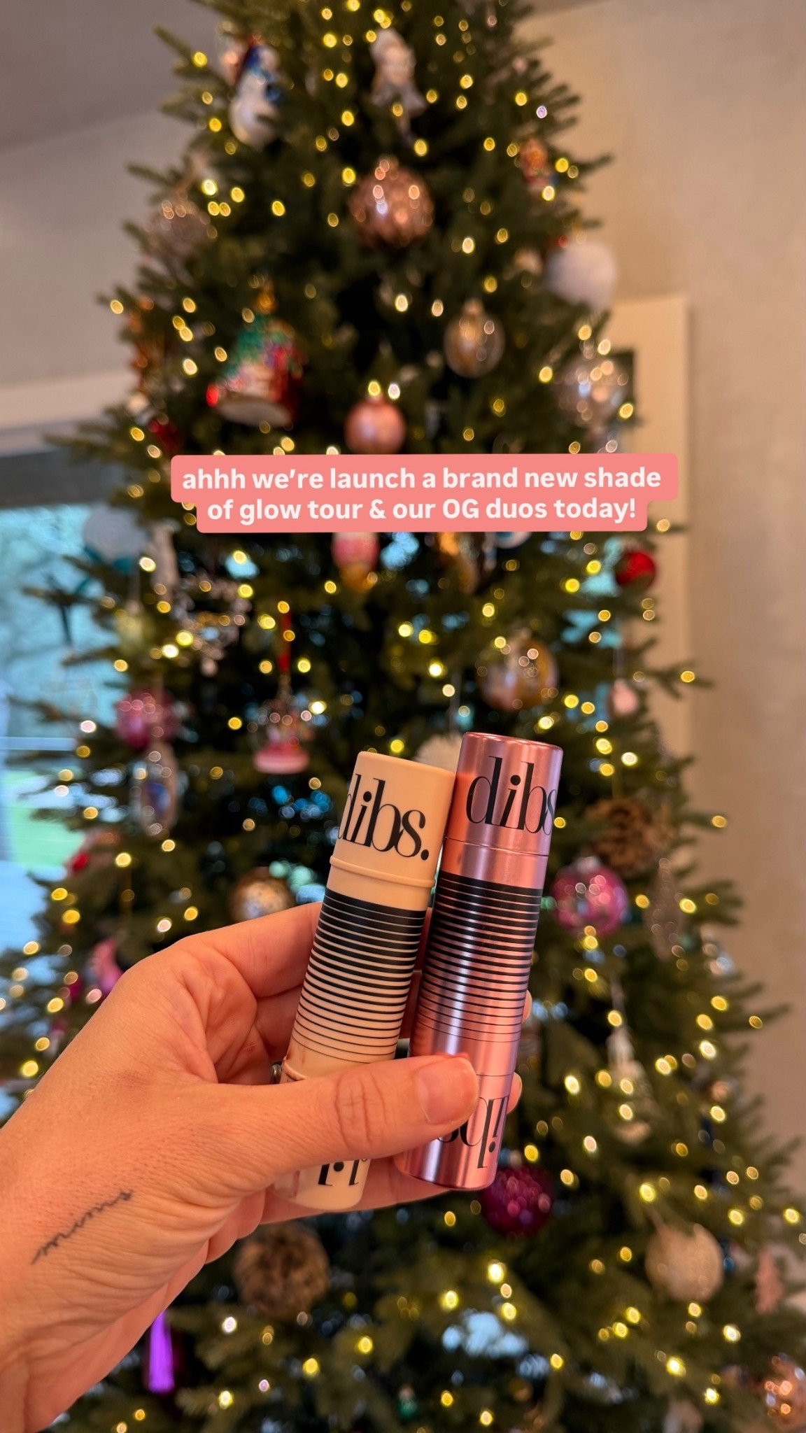 Two new shades, coming in hot for the holidays! 