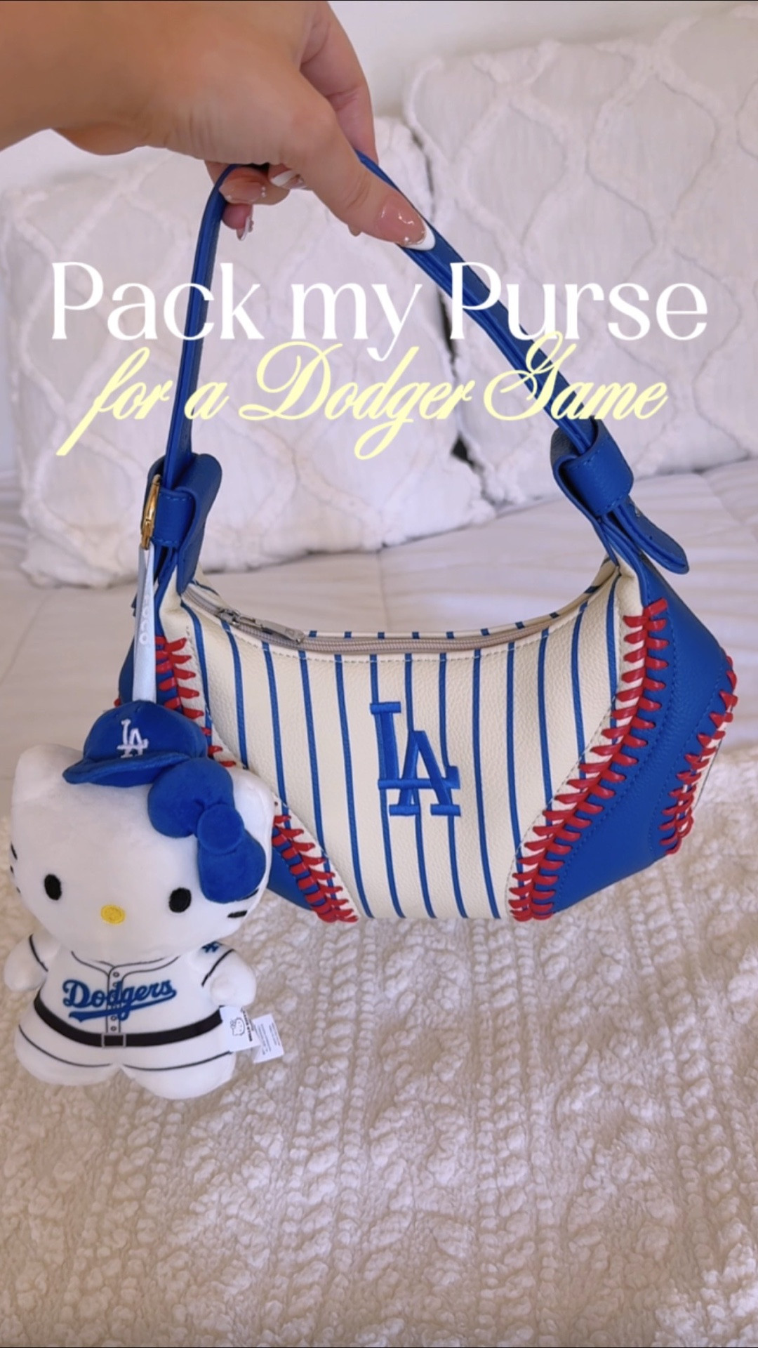 pack my purse with me ⚾️💙✨

(purse is on my tt shop showcase) 
#whatsinmypurse #whatsinmybag #purseessentials