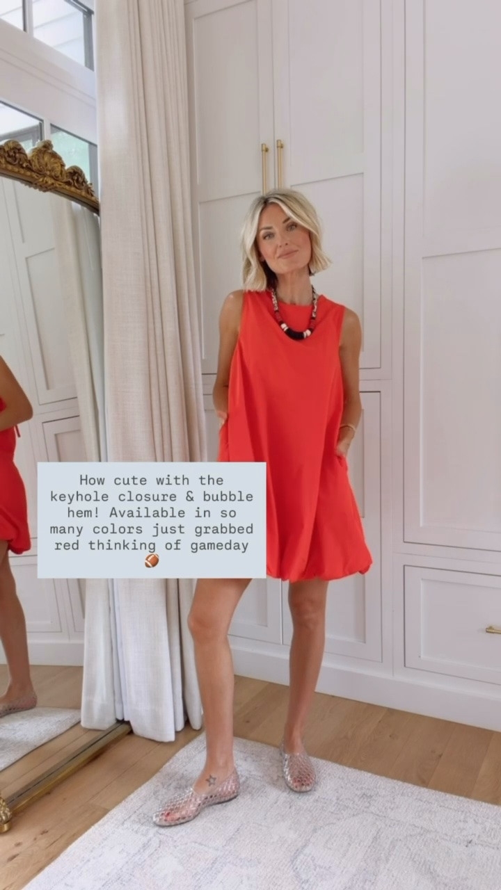 This bubble dress is such a good Amazon find! I ordered it in black as well! Love the keyhole in the back! Wearing S!

Loverly Grey, college game day, game day outfit inspo, red dress, bubble dress, Georgia game day

#LTKSeasonal