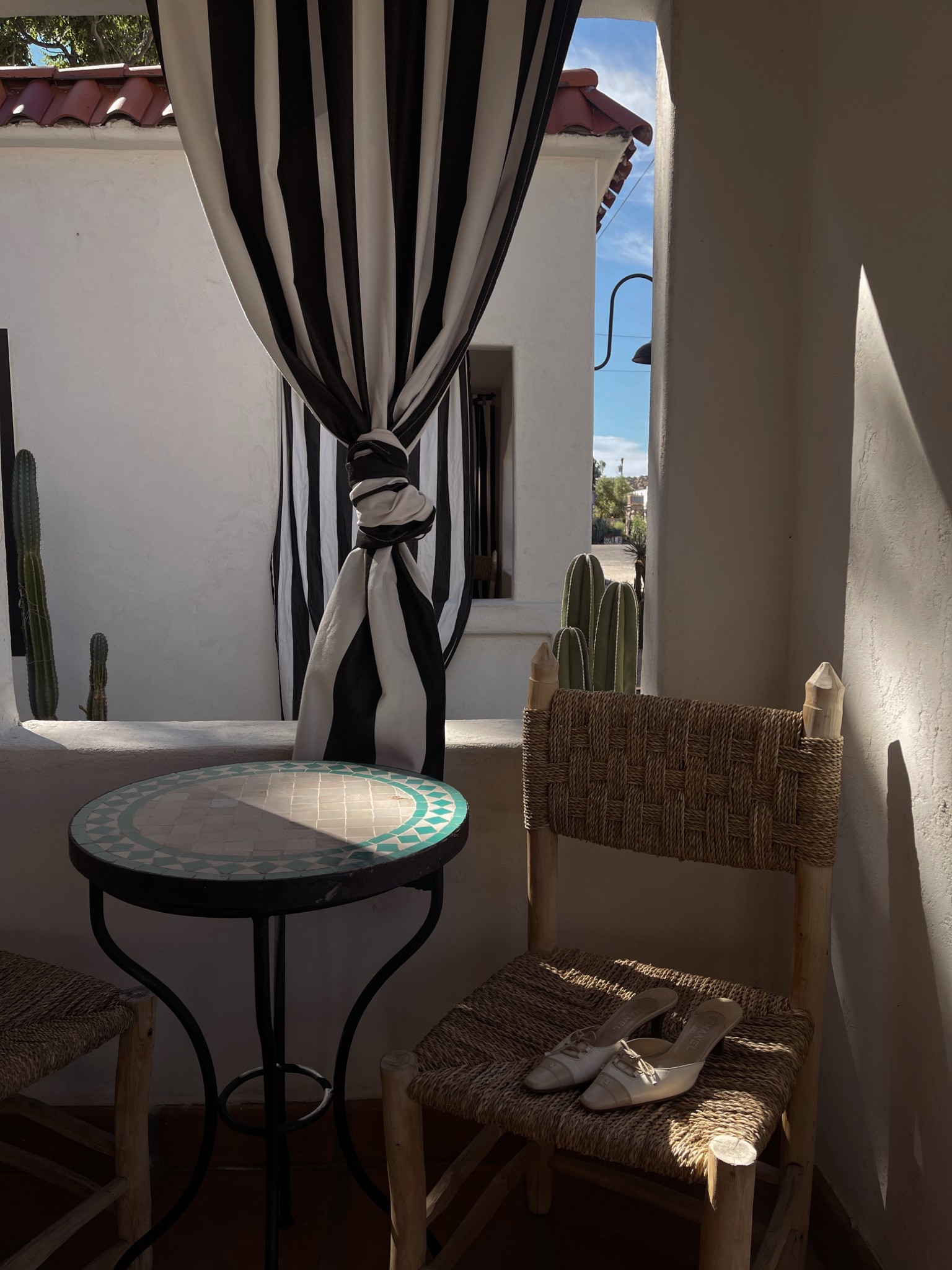 No matter where I go, there’s always a pair of kitten heels in my bag 🤍

They instantly elevate any outfit while still being comfortable enough to wear throughout the day. For sizing, I recommend staying true to your shoe size or go up a half for extra room. Linking similar beige kitten heels that would work perfectly with your spring outfits!

#LTKselfcare #LTKdayinmylife #LTKTravel