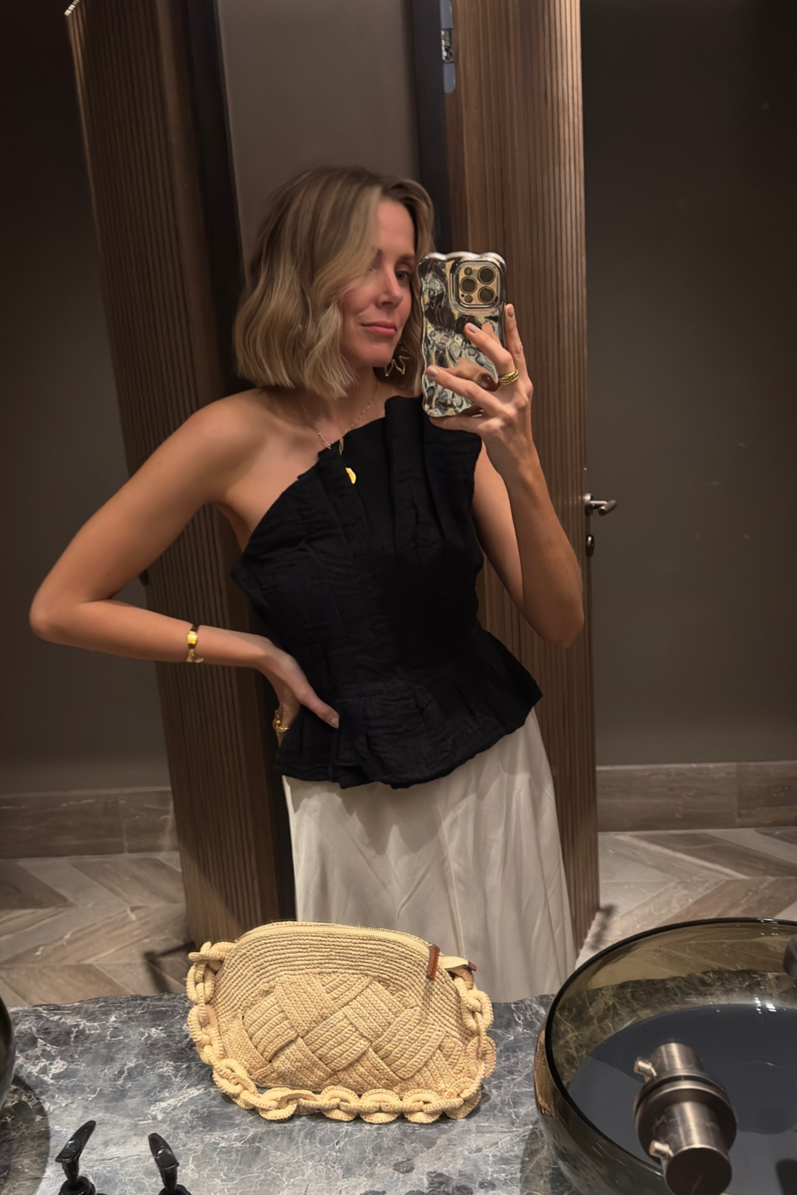 Assymetric top
Corset top
Black top 

#LTKstyletip #LTKeurope