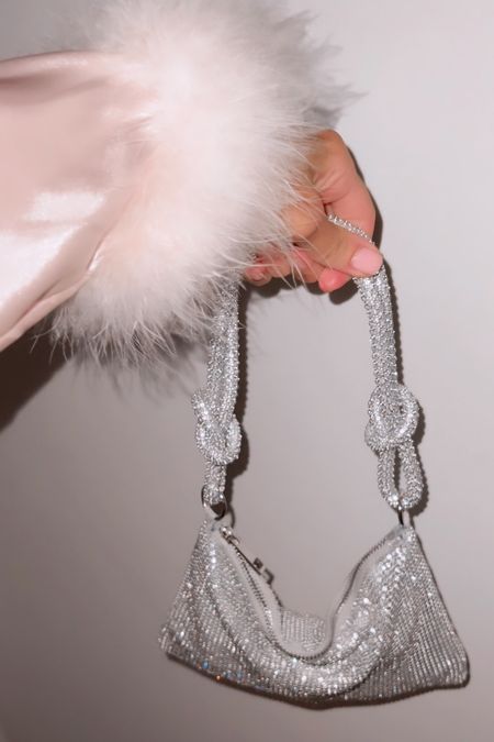 Sparkly bag from amazon under 40$

Holiday wedding bag 

#LTKstyletip #LTKHoliday #LTKwedding