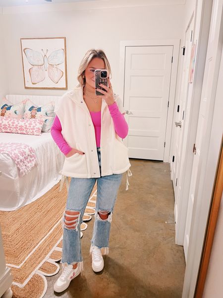 ootd! wearing the cutest sherpa vest from amazon🩷 comes in so many colors and i’m wearing a small! also linked some other fits it would look cute with 🫶🏼
#amazonfinds

#LTKfindsunder50 #LTKstyletip