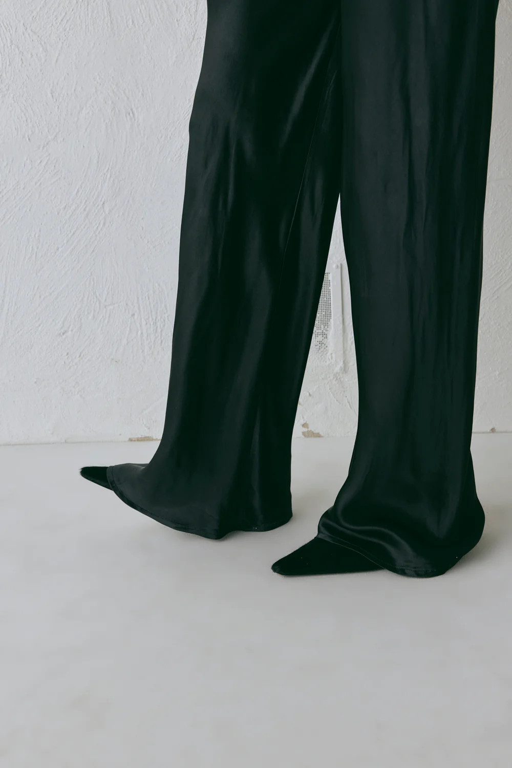 Rae Satin Pants Black | VRG Grl