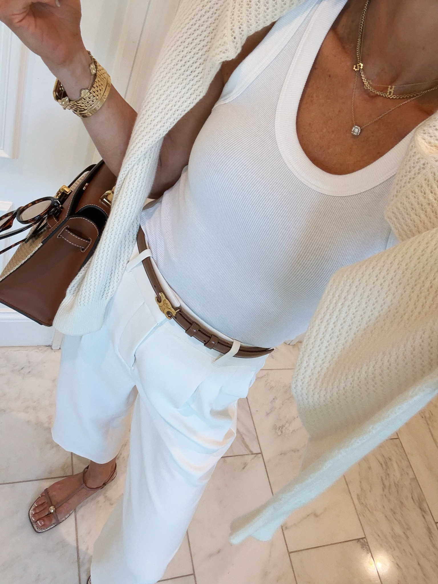 The perfect cropped pants from @Aritzia / fit tts I'm wearing size 2 in regular length