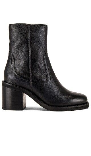 Seychelles Turbulent Bootie in Black Tumbled - Black. Size 6 (also in 10, 7.5, 8, 9.5). | Revolve Clothing (Global)