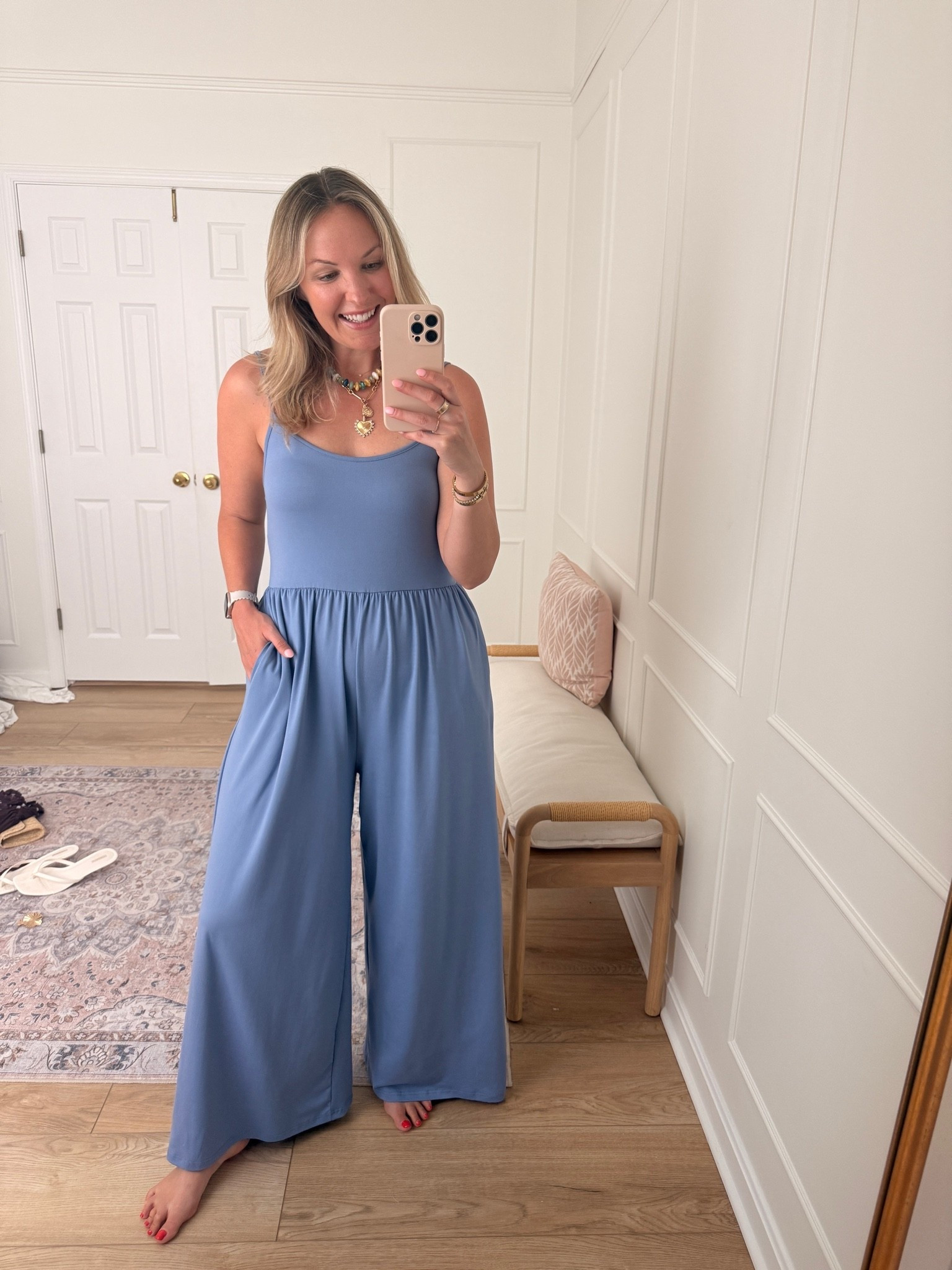Casual summer outfit - lounge wear - travel outfit - wearing a large