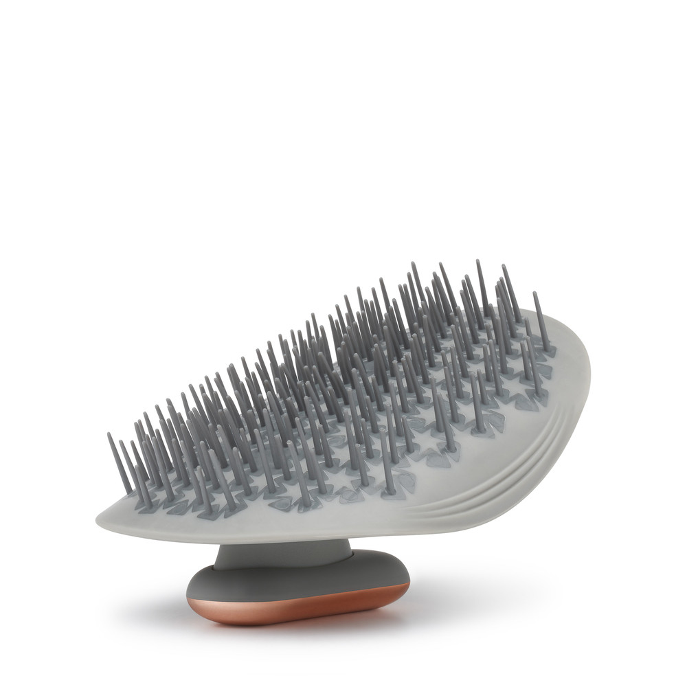 Manta Pulse Healthy Hair Brush Therapy | goop | goop