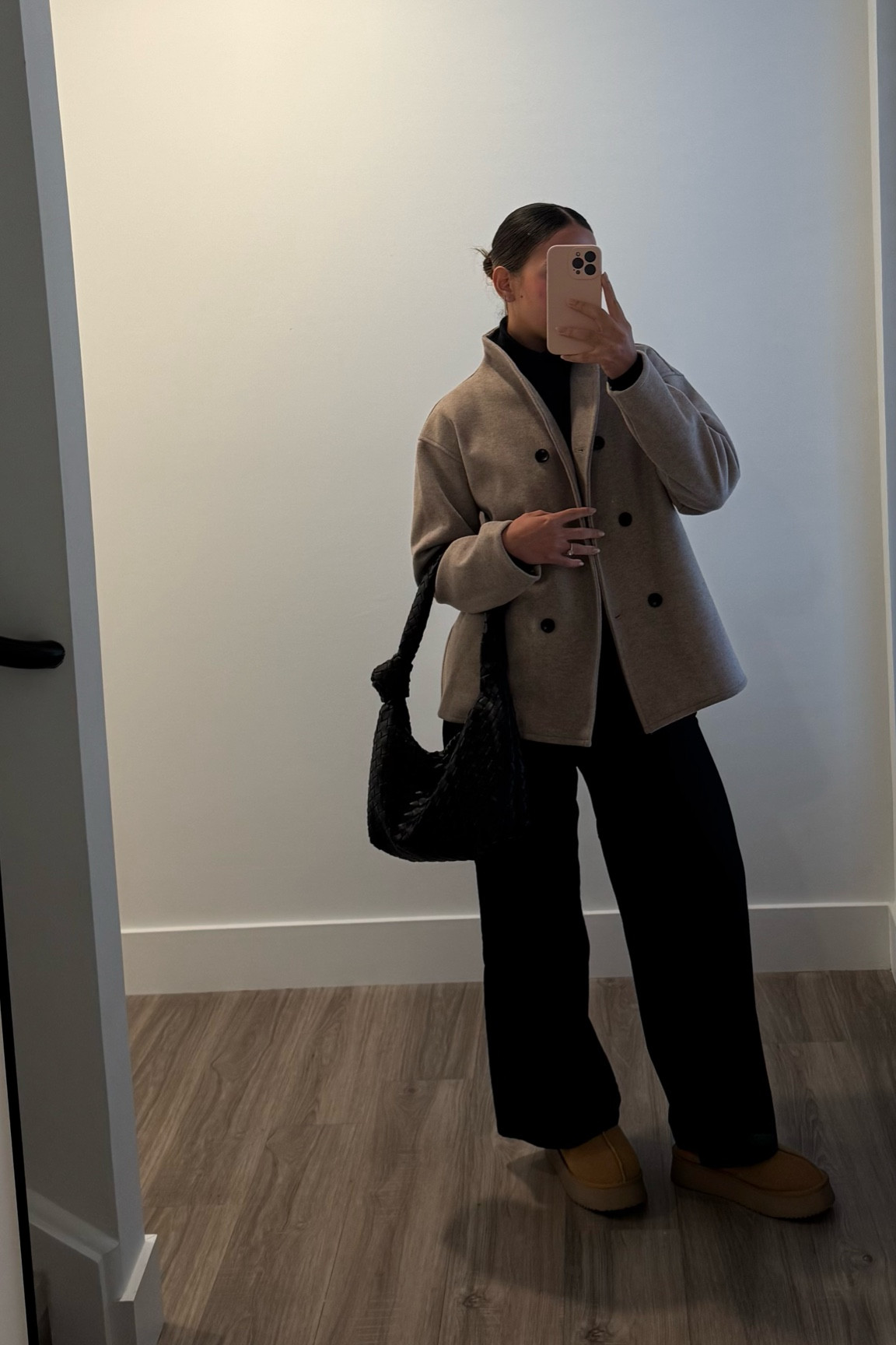 ootd for cozy days✨ amo amo todo! Piezas basicas que puedes combinar de mil maneras, sacarle mucho provecho & no pasan de moda
Jacket wearing size M for an oversized LOOK
Pants wearing S
Boots 7.5 medio numero mas 

#LTKFindsUnder50 #LTKFindsUnder100 #LTKStyleTip