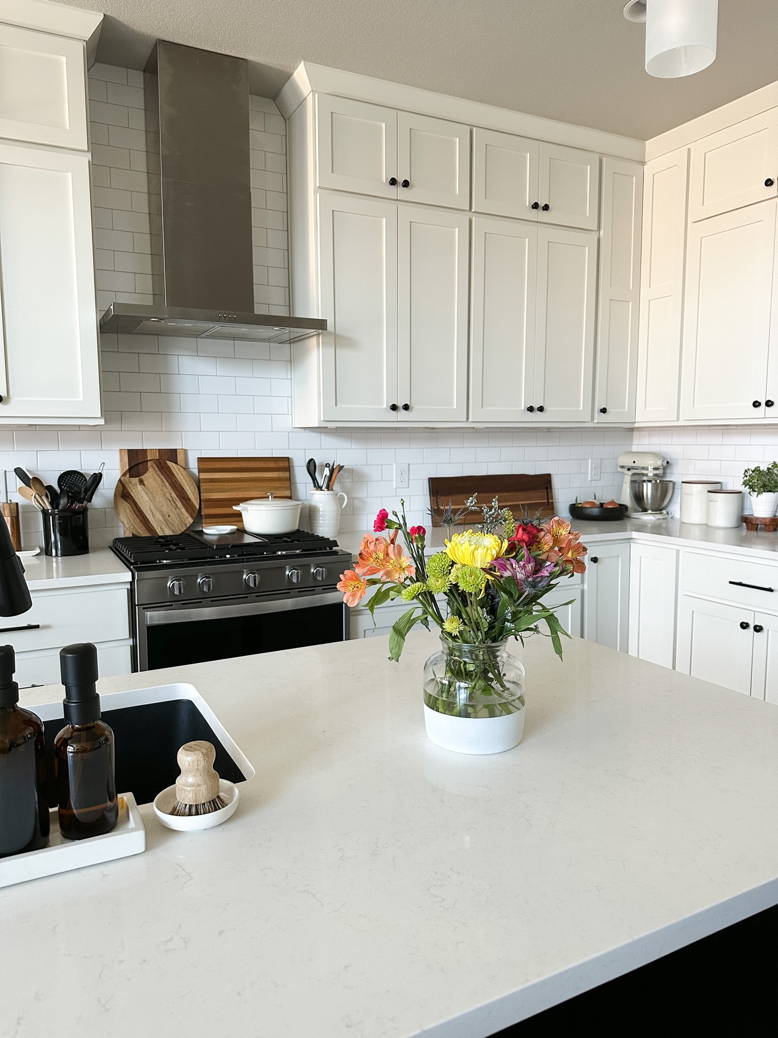 Clean kitchen views! Linking all my kitchen items. 

Home decor, kitchen, white kitchen, kitchen storage, kitchen decor, kitchen organization 

#LTKhome #LTKFind #LTKstyletip