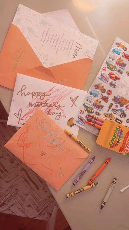 Writing Mother’s Day cards is just so much cuter with a toddler 🥹🫶🏽🖍️💌