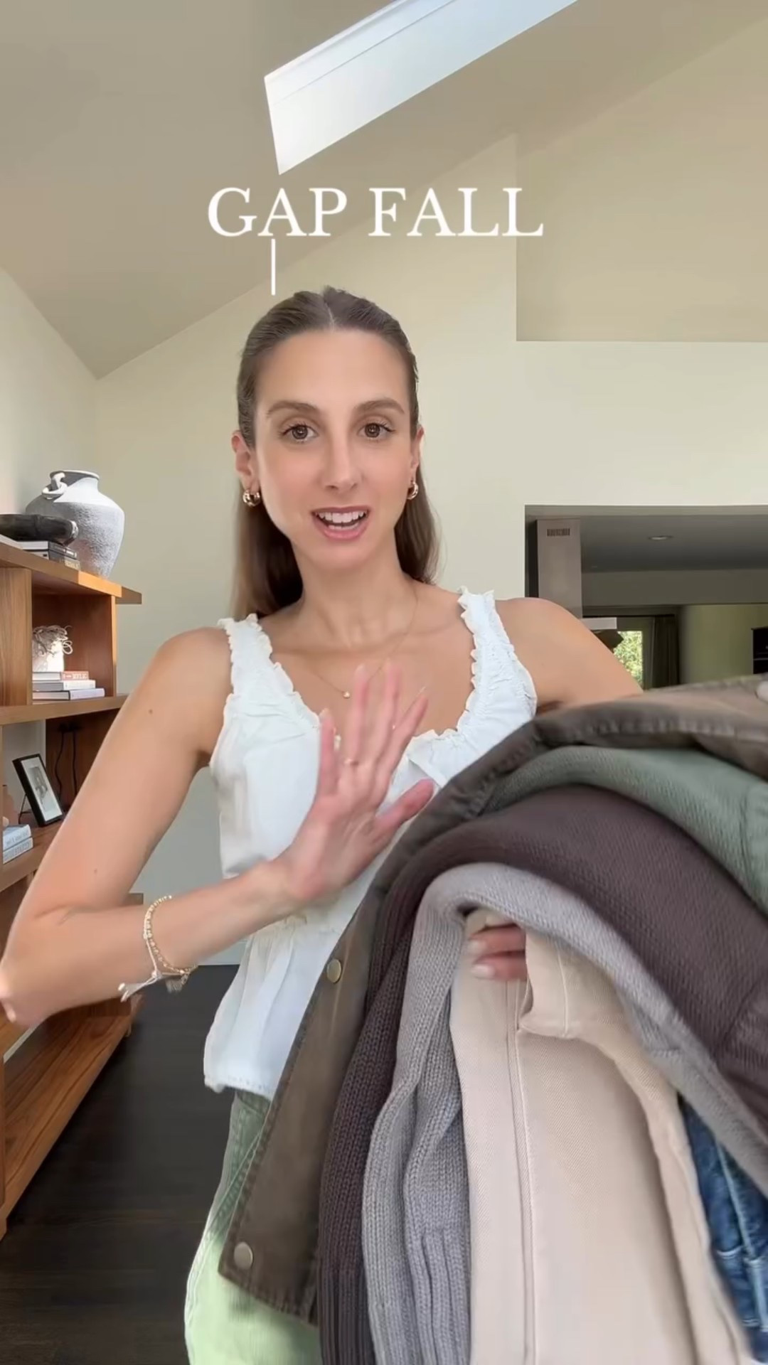 Loving all of these pieces from @gap for the fall! What do we think about the sizing of the barn jacket?? 

#fallhaul #gap #fallfashion #momstyle #minimalstyle #fallfashioninspo #sweaterweather #barnjacket