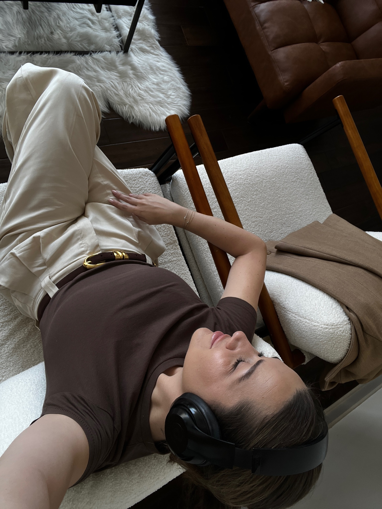 Airport outfit 🛩️🤎🍽️🐆🤌🏻

#airportoutfit #travellook #traveloutfit #madewell #madewellbelt #suede #brownsuede #chocolatebrown #workpants 

#LTKTravel #LTKSeasonal #LTKWorkwear