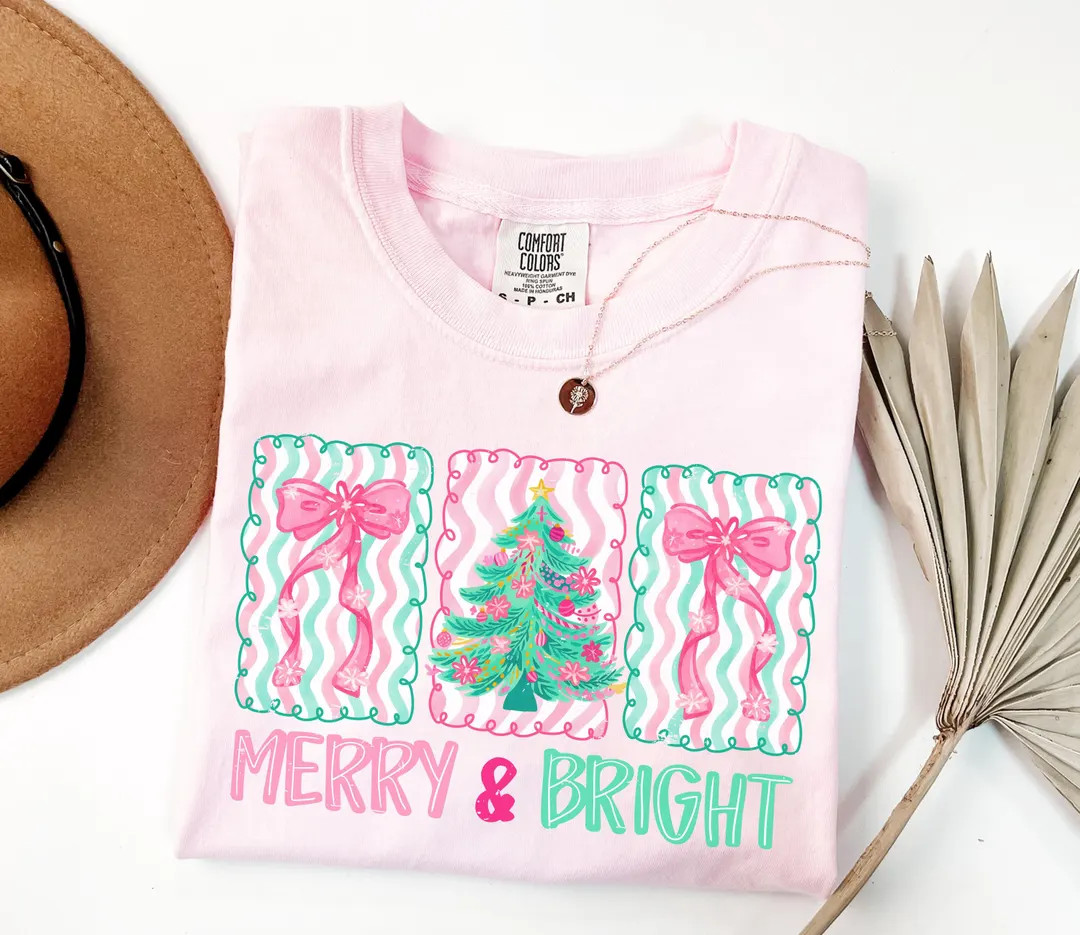 Comfort Colors Merry and Bright Christmas Shirt, Preppy Pink Christmas Tee, Women's Holiday Tshir... | Etsy (US)