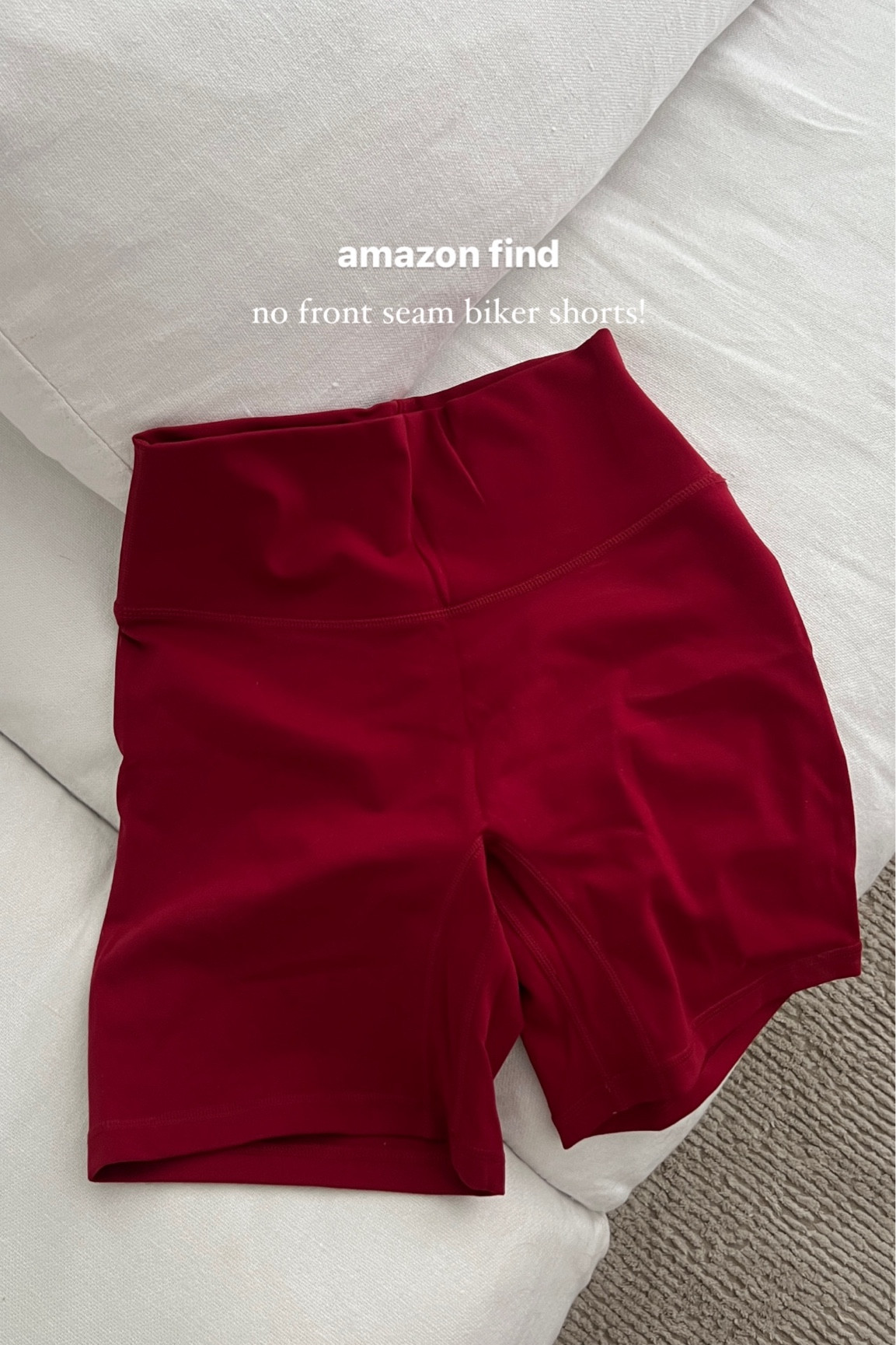 No front seam! Great quality. Got a size small I’m 5’0 / 113Ib

#LTKActive