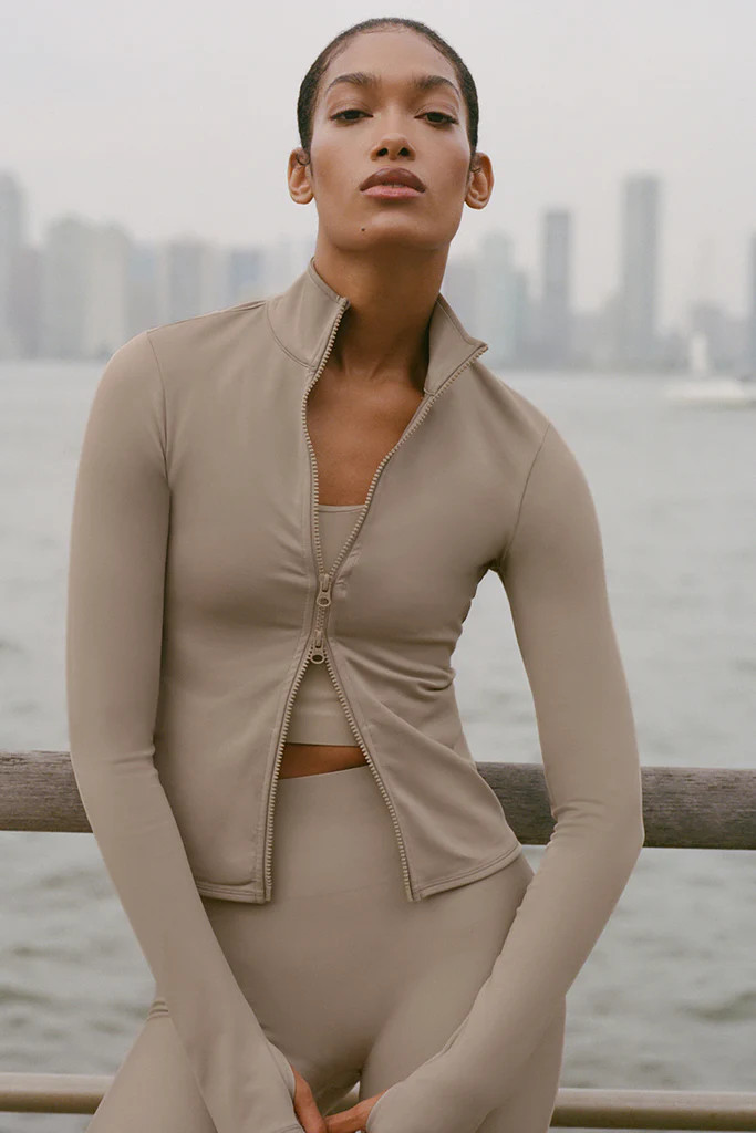 Airlift Winter Warm Radiant Full-Zip Jacket - Gravel | Alo Yoga (US)