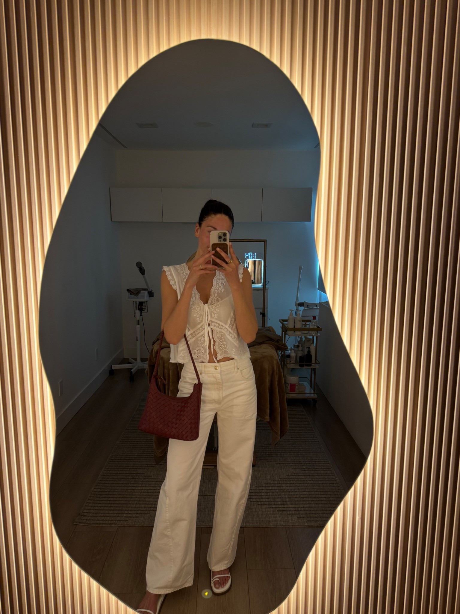 Top is Zara Embroidered Top 0/0881/017/250/02

Pants I’d say to size down one size. They run a little big. Wearing at 25 here.