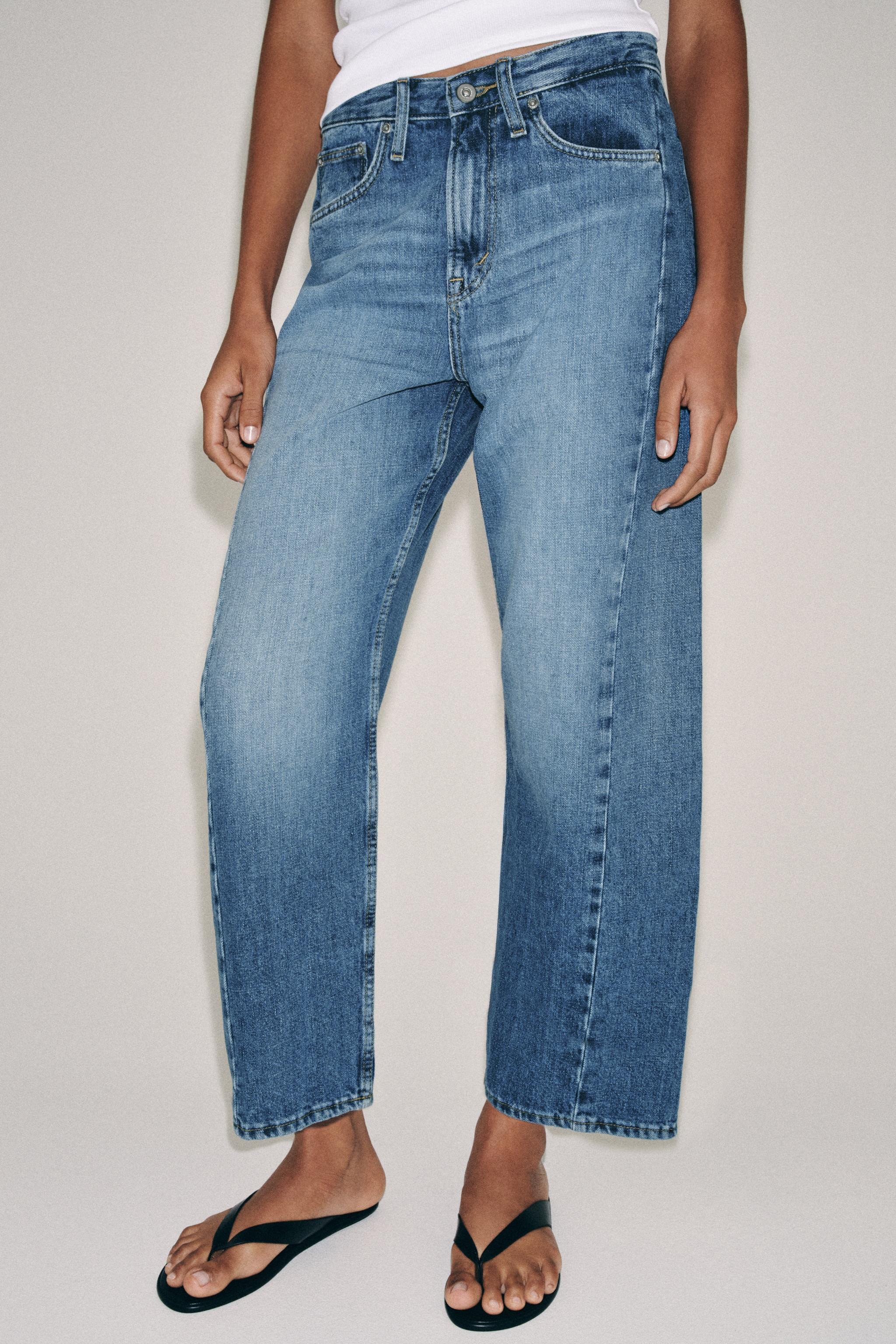ZW COLLECTION MID-RISE ANKLE RELAXED JEANS | Zara US