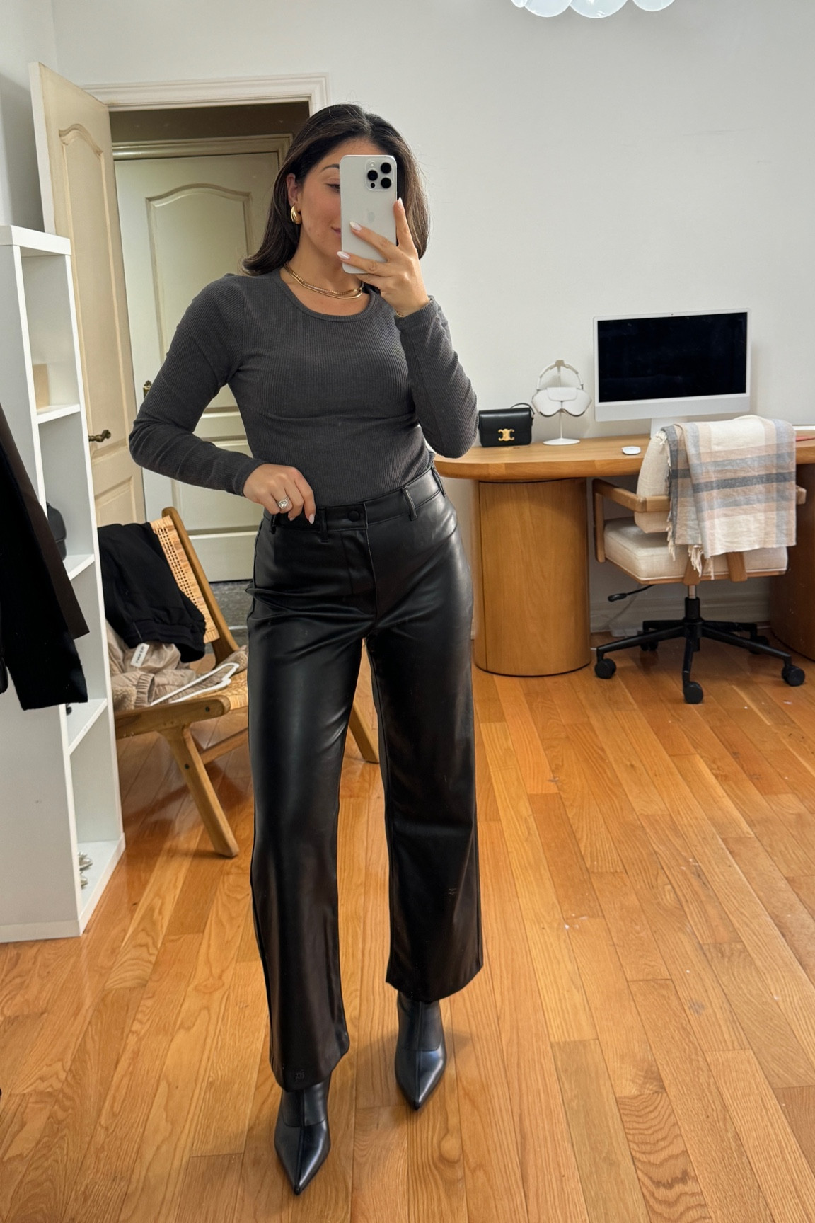 Old Navy is 40% off today. These are such great wardrobe staples to stock up on.
I’m wearing a size 2 regular in the bottoms and a size small in the top  

#LTKSeasonal #LTKHolidaySale