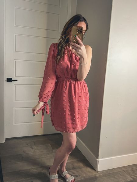 Looking for a stylish dress that won't break the bank? 💰👗 Look no further than this affordable and chic dress, available now on Amazon for under $50! With its trendy design and flattering fit, this dress is a steal and a must-have addition to your wardrobe. Shop now and elevate your style without breaking your piggy-bank. #budgetfashion #affordabledress #AmazonFashion #under50 #stealdeal

#LTKunder50 #LTKtravel #LTKstyletip