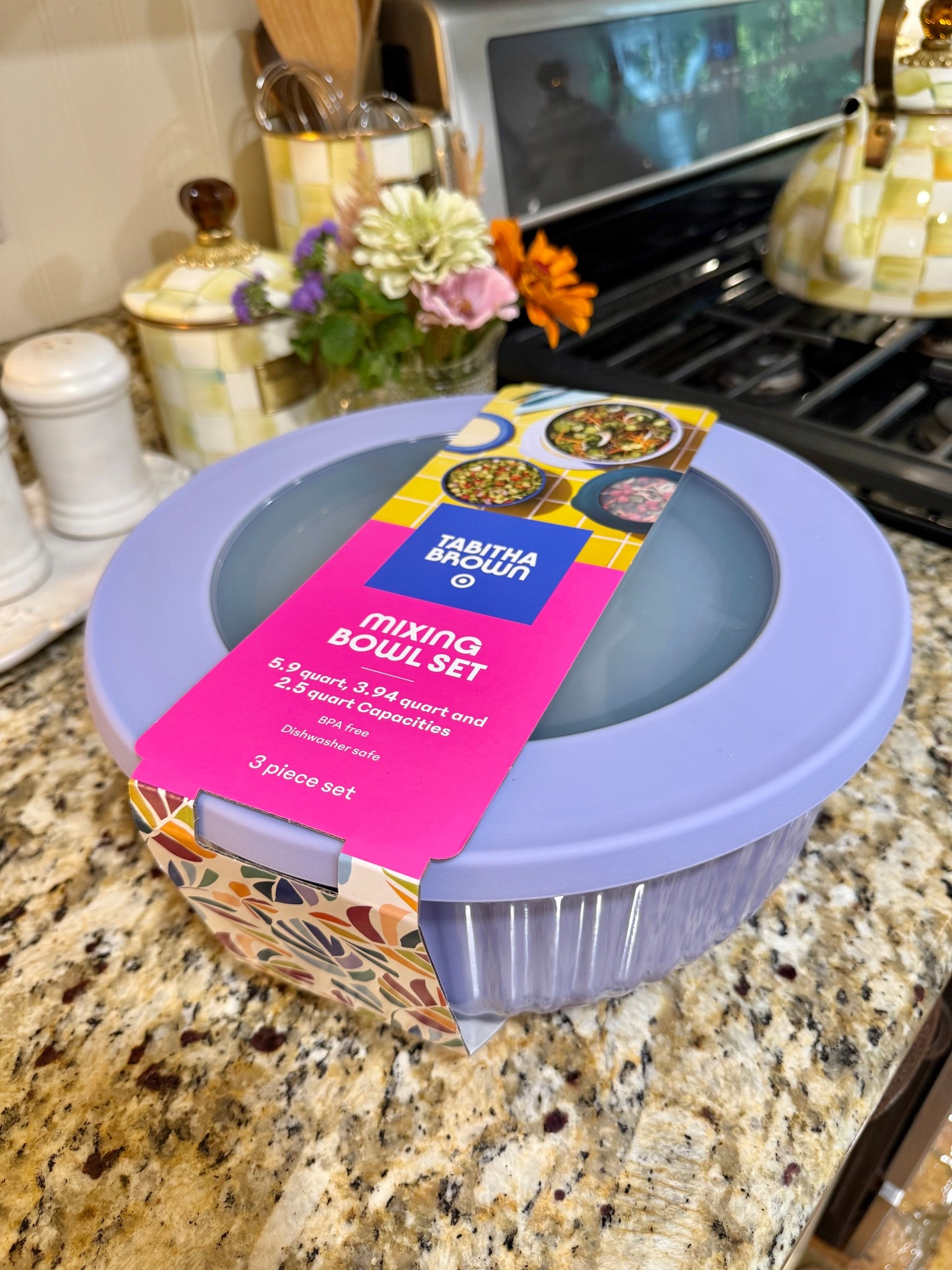 This lavender bowl just screamed “I need to be your watermelon bowl this Summer” so of course she had to come home with me 😂🍉

It also comes with two smaller bowls/lids