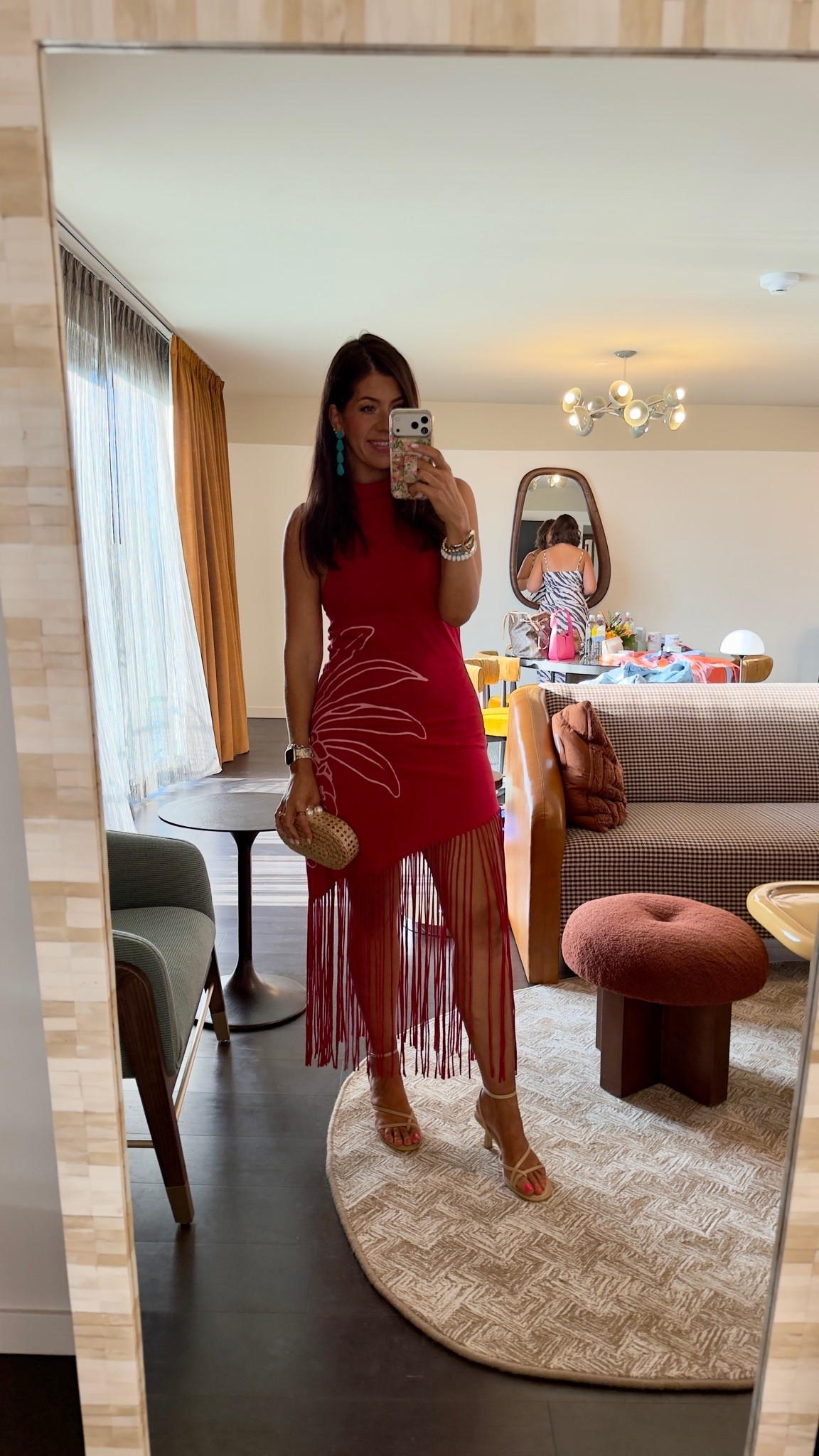Off to dinner 
In a medium fringe dress

#LTKCon #LTKSaleAlert #LTKMidsize